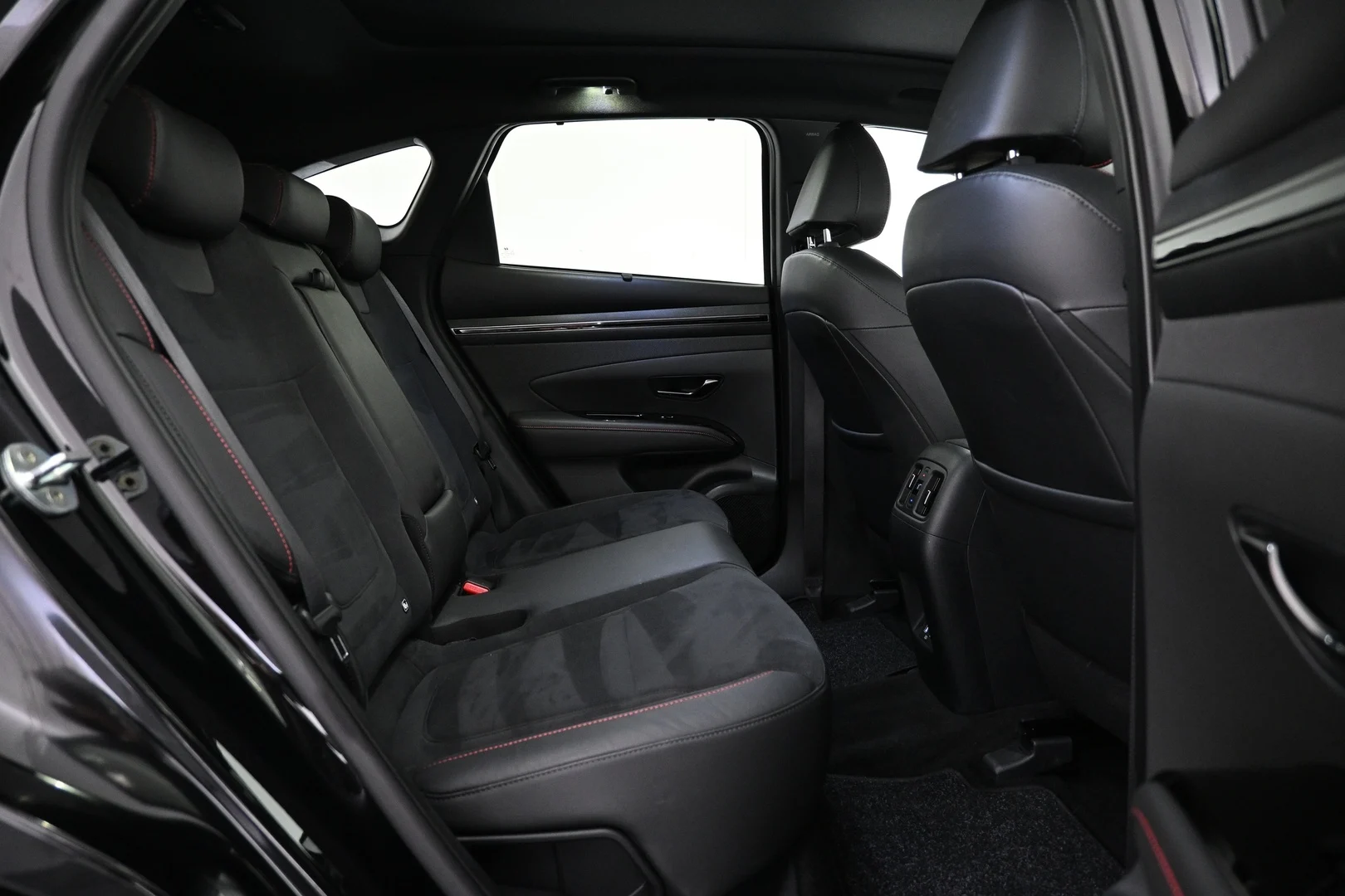 Car Image - rNtrS9iOowfNcSBsxIn6m