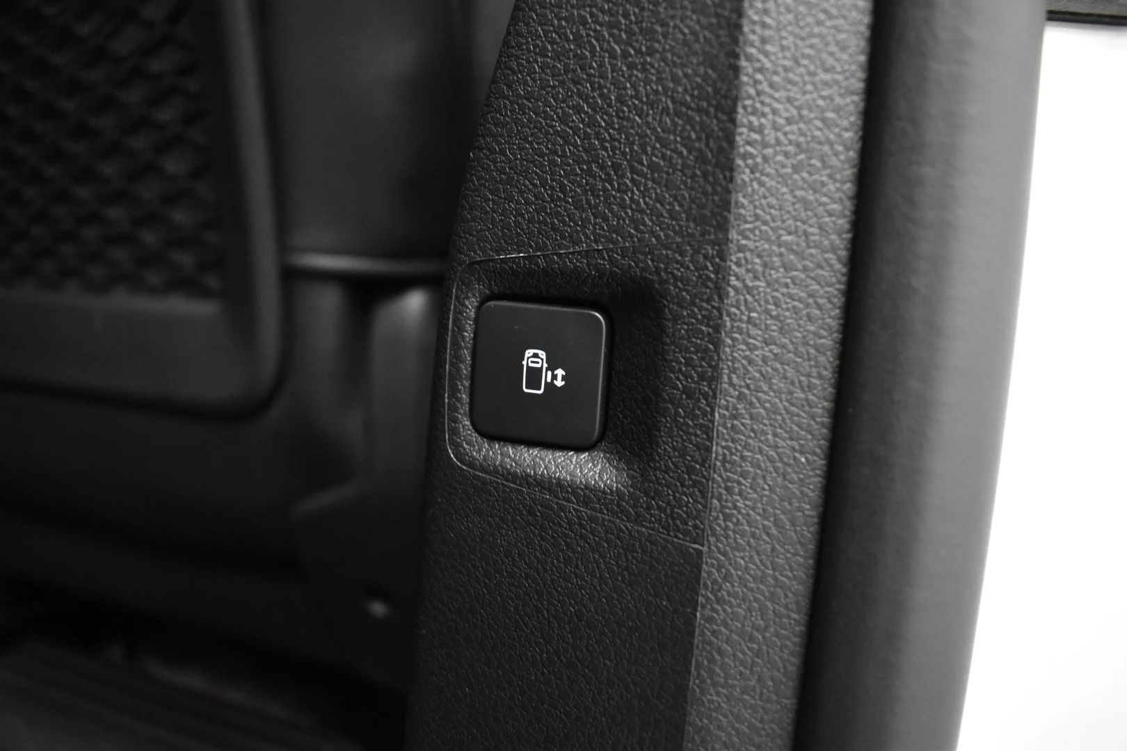 Car Image - 6HnNqyu5J5Dz7bgOiF0ZzJ
