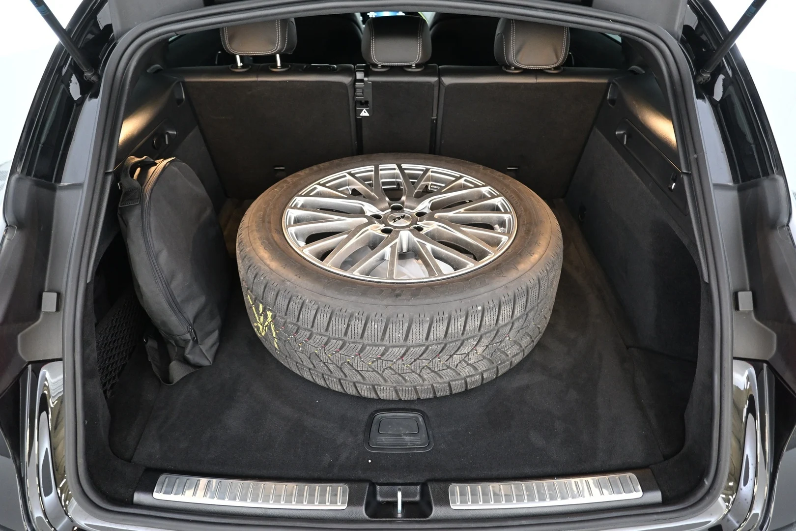 Car Image - 73TCnFMRFnJsXE28Ao4jlQ