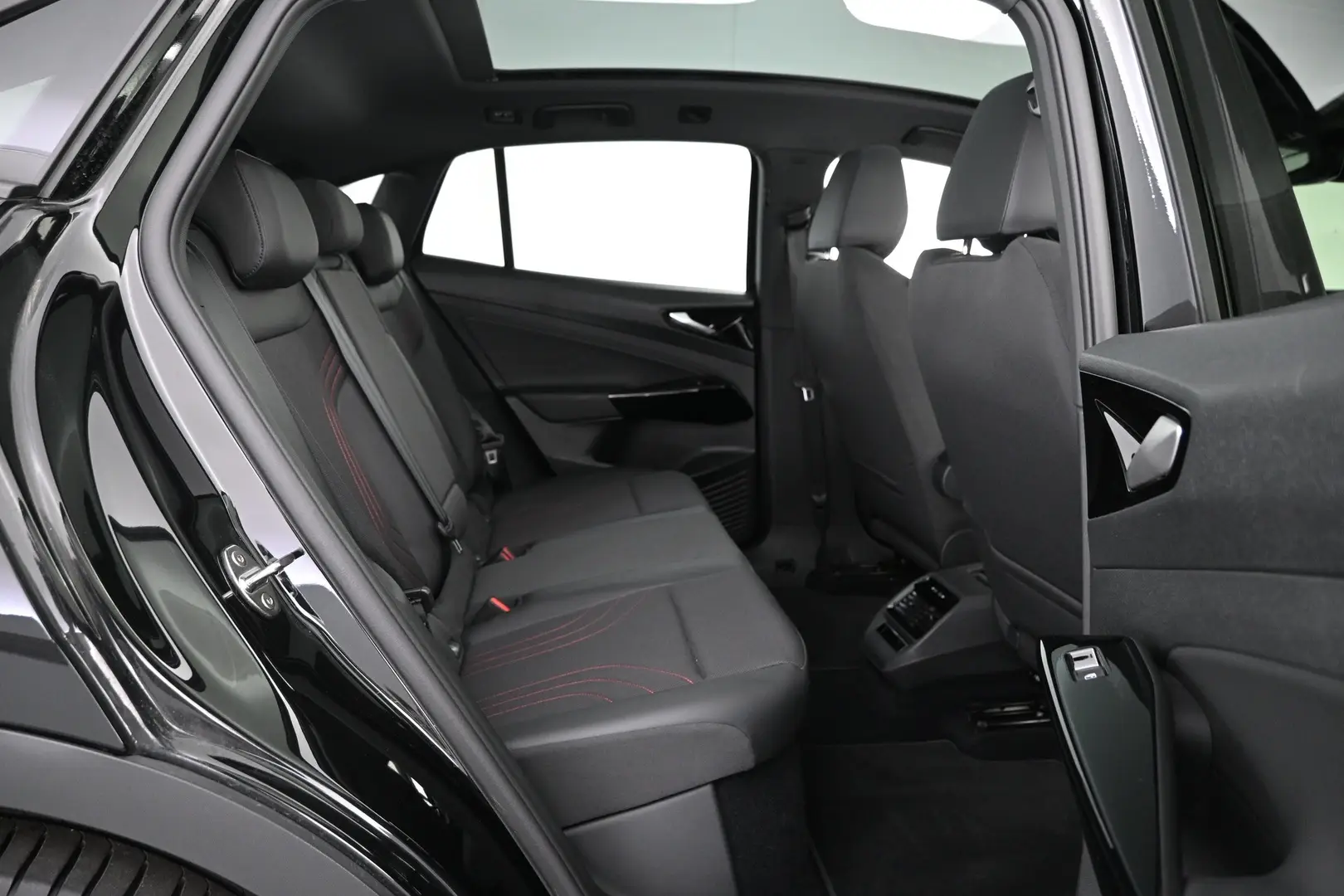 Car Image - 5dTilPMKGnwsakyyAzVco8