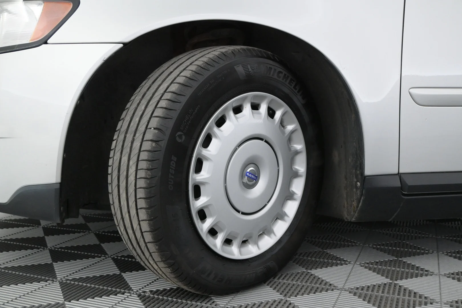 Car Image - 6RVV27xw6tS5OMOuO9rtJi