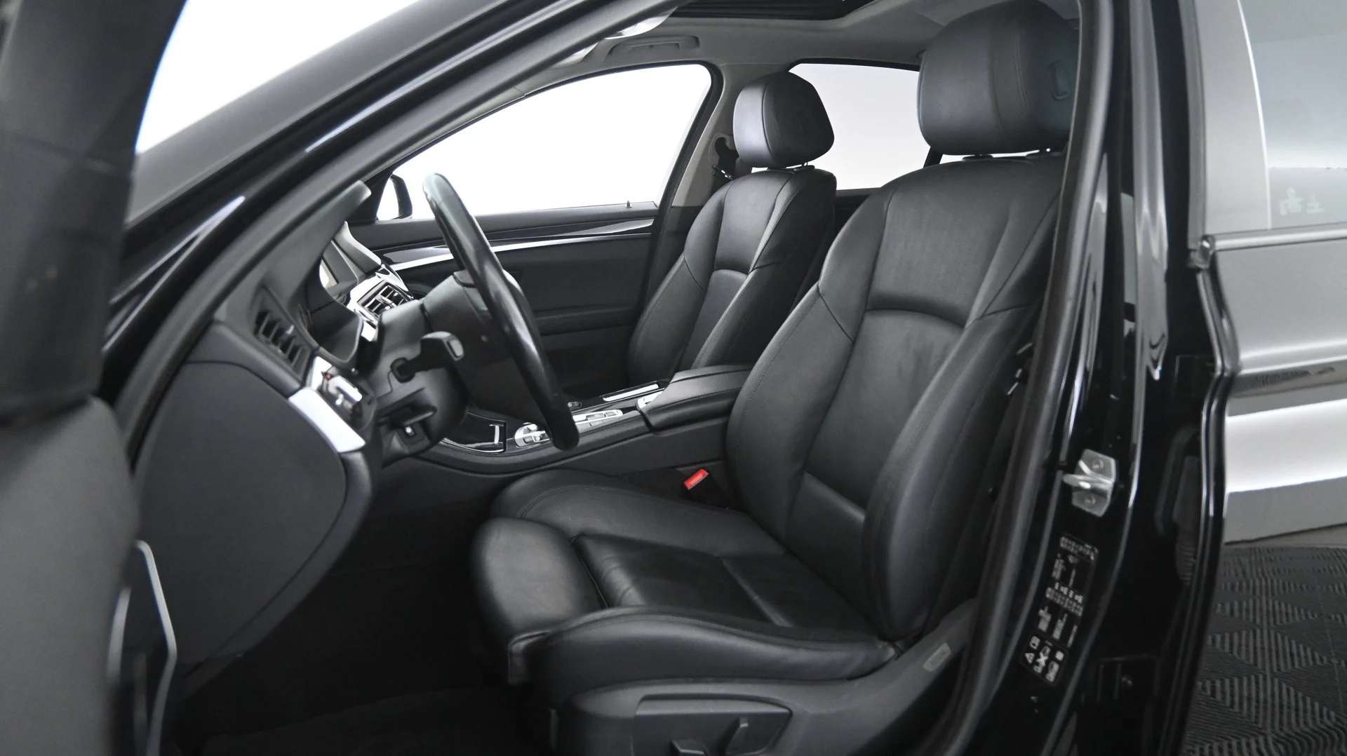 Car Image - PlbhDa2xeYvHOSfso2iNJ