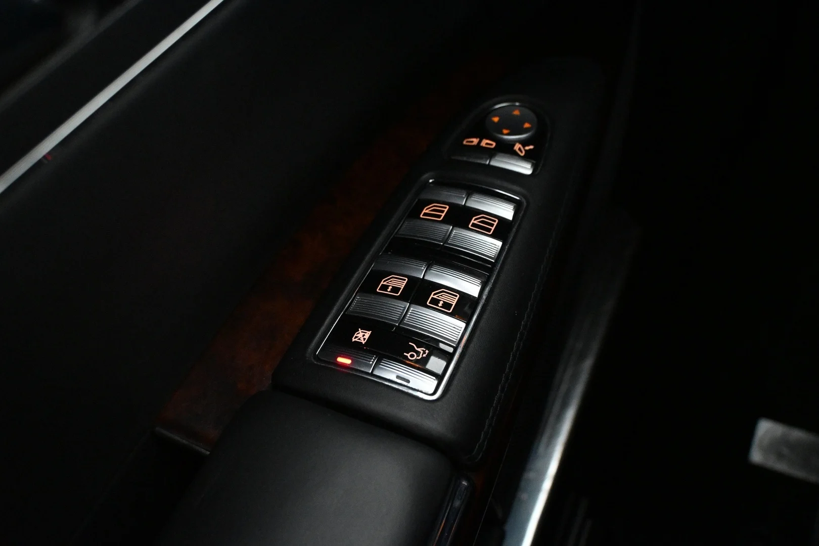 Car Image - 7tEewDUunmshCVIjZRu5lO
