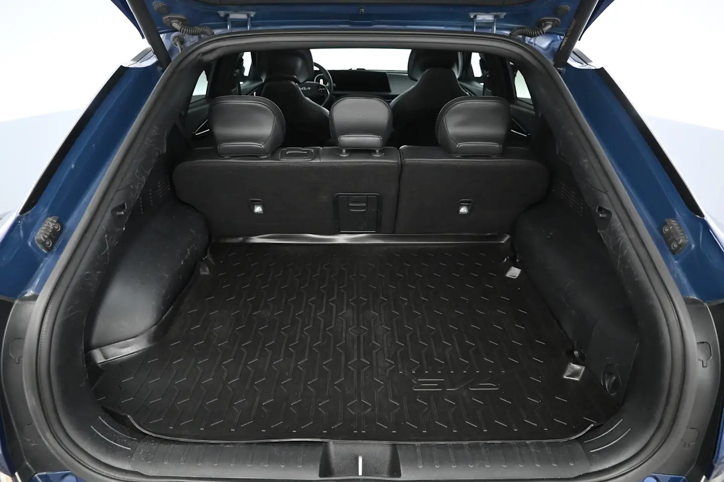 Car Image - 6LWVnq3U9ZNLpIZk9Iqvgd