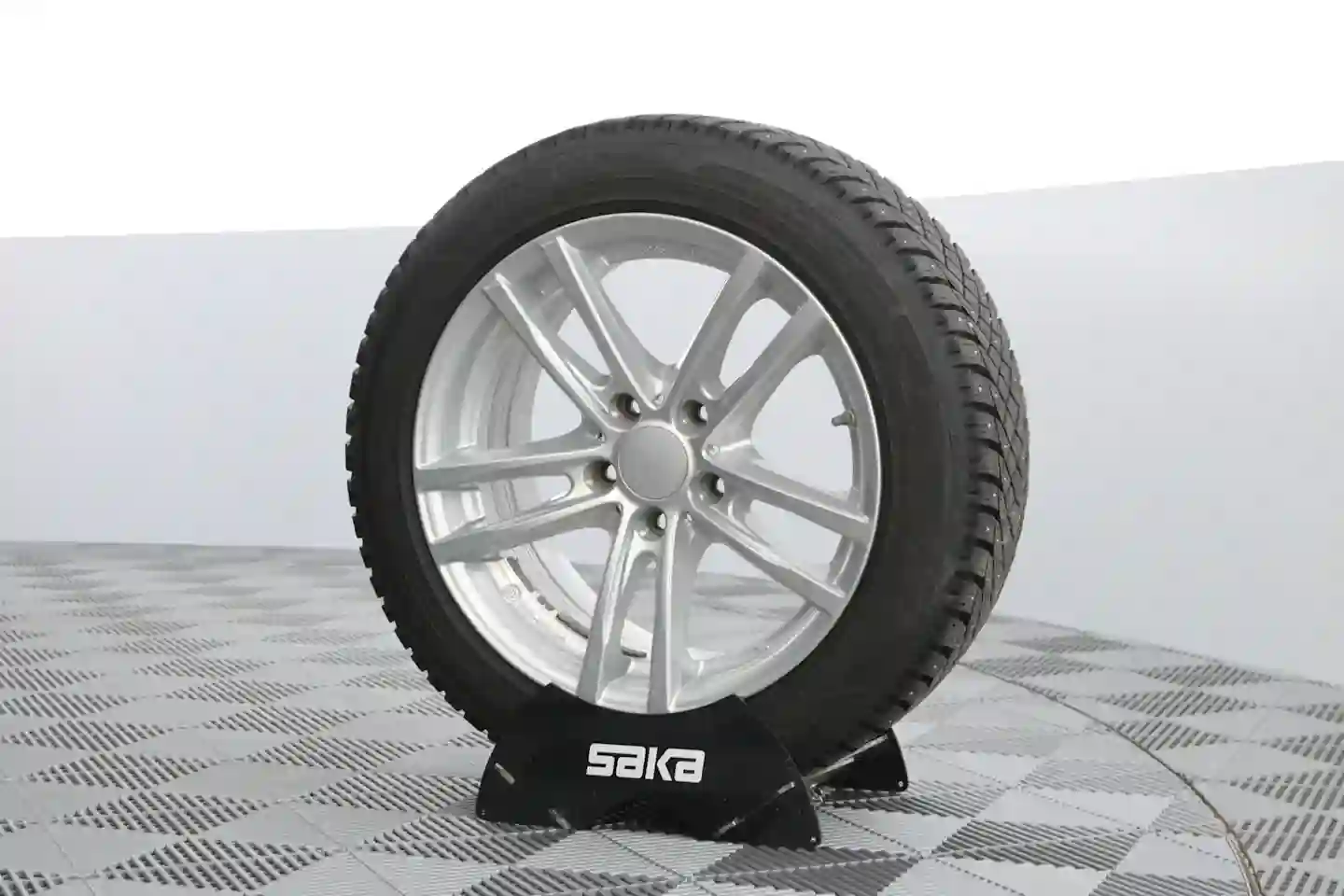 Car Image - 26Mlg1N8qDzmq2AMEK6ig8