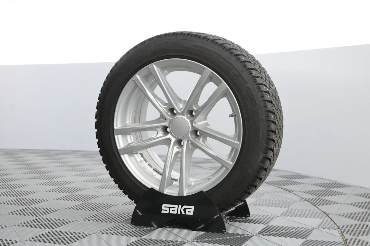 Car Image - 26Mlg1N8qDzmq2AMEK6ig8