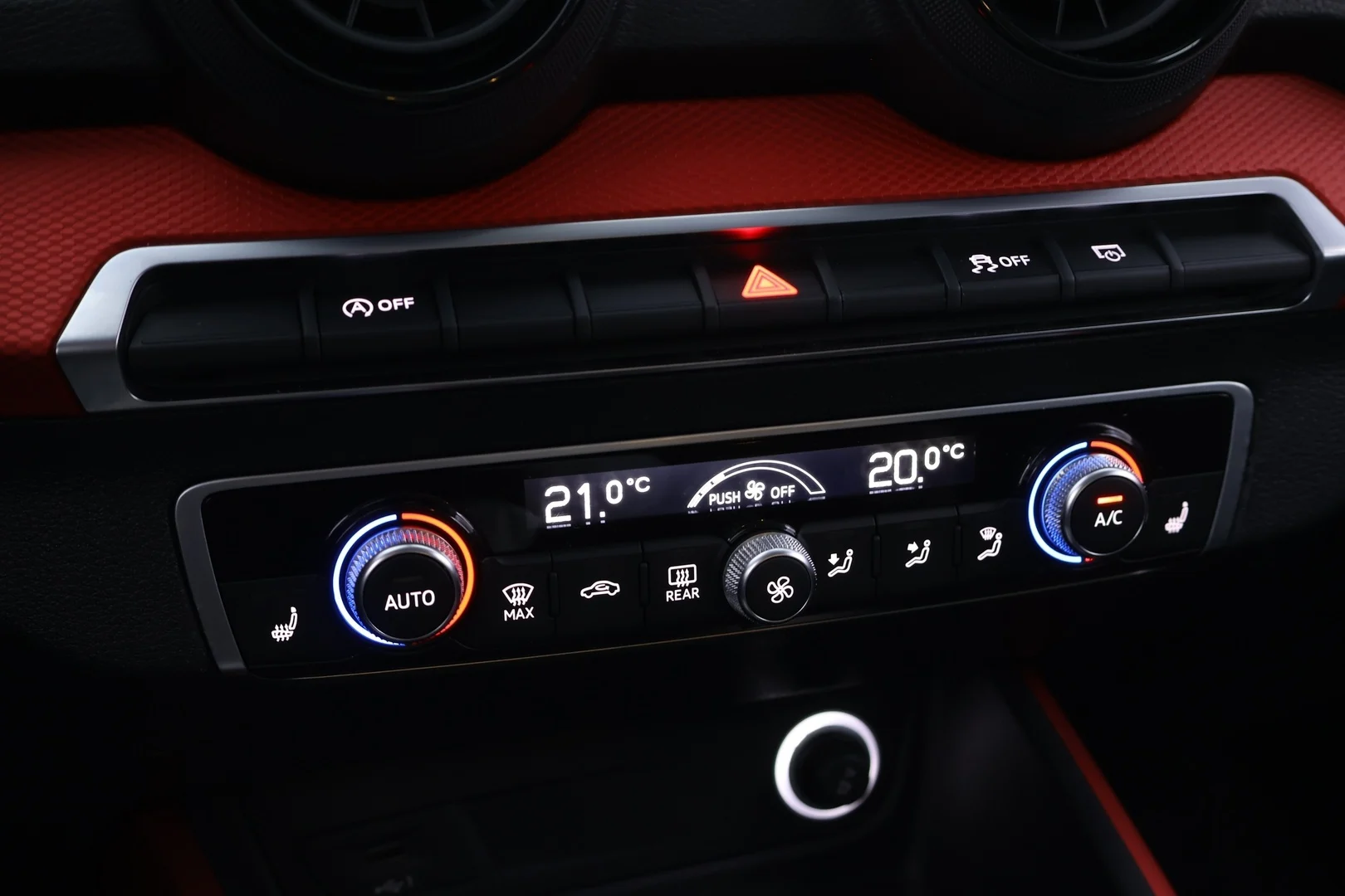 Car Image - UUAVC1WPwR9KHyCfC6ymS