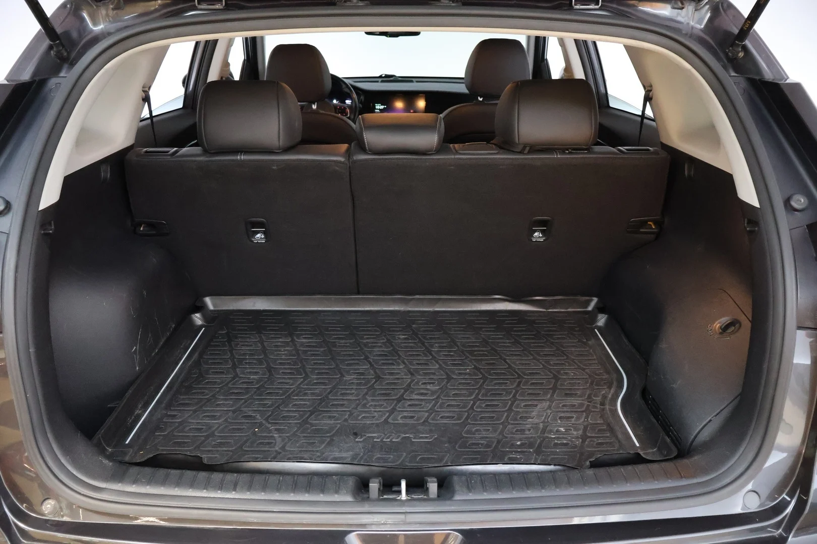 Car Image - 1AxHuE1o3hVcBGklqWi4FH