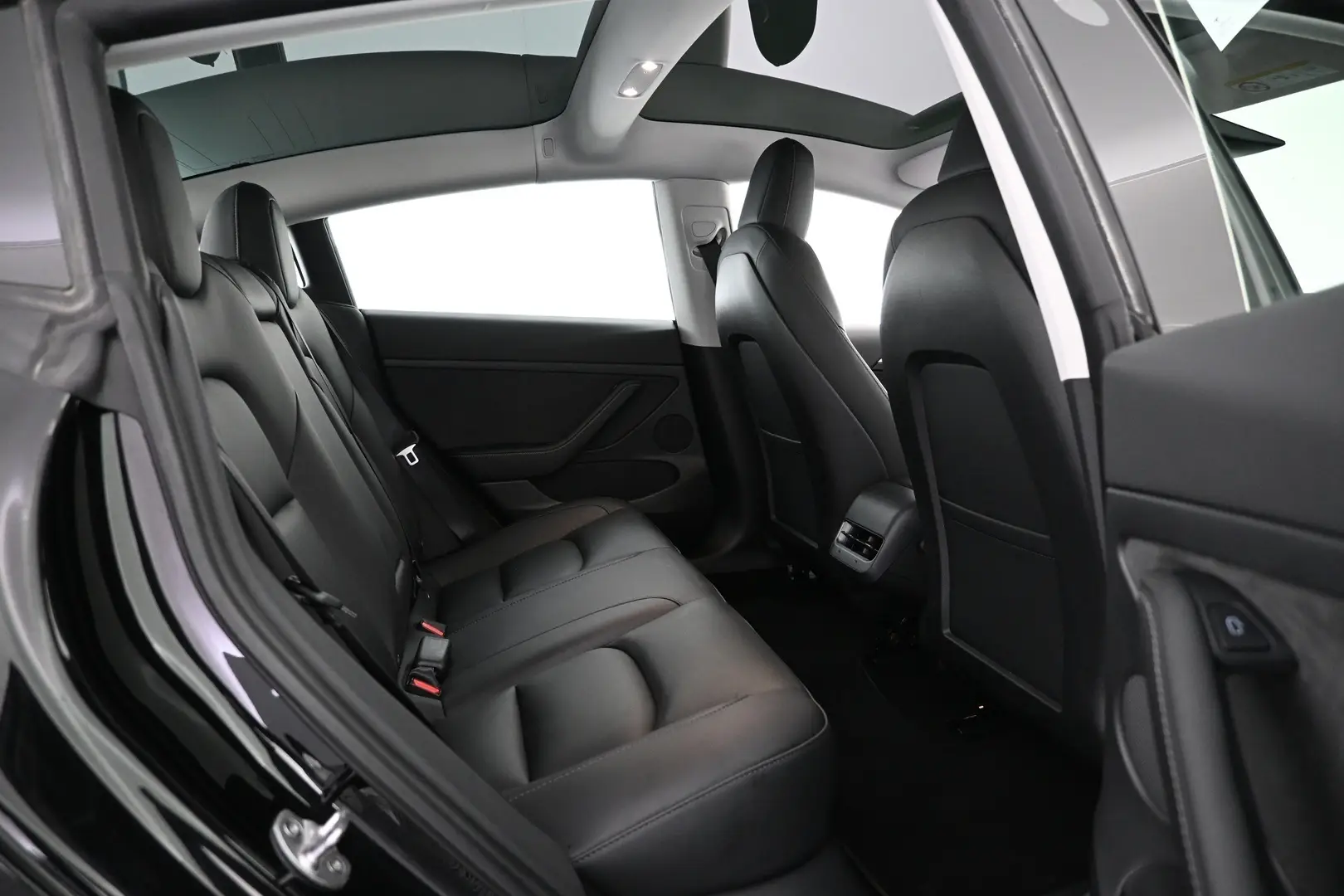 Car Image - 1Zj0zwT8f1VKLlf0wgKxS0