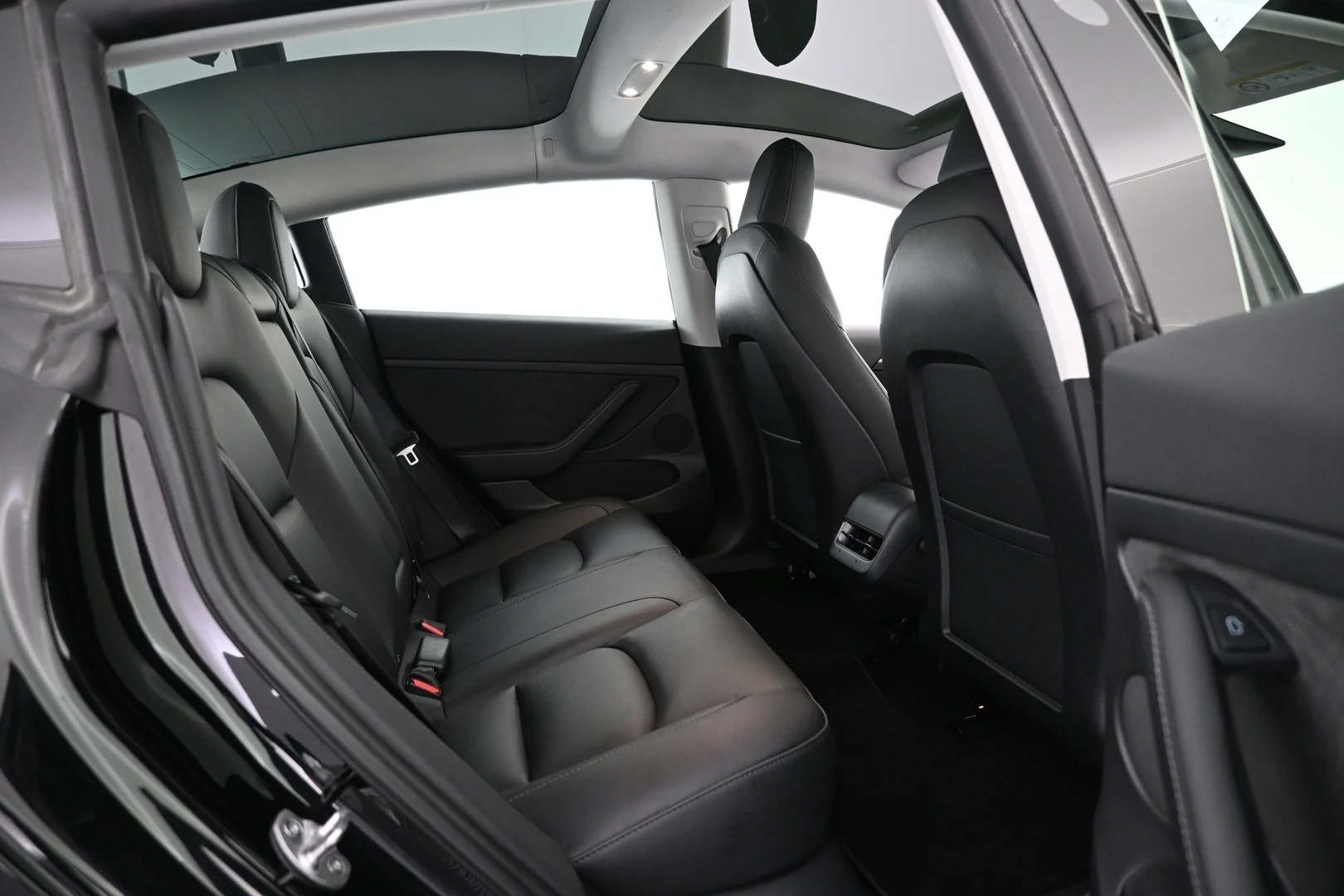 Car Image - 1Zj0zwT8f1VKLlf0wgKxS0