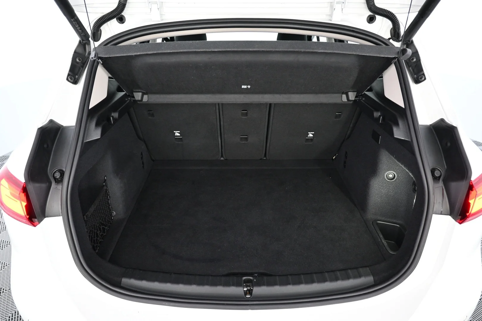Car Image - 2mvvFOf3IpWnoOP29toA17
