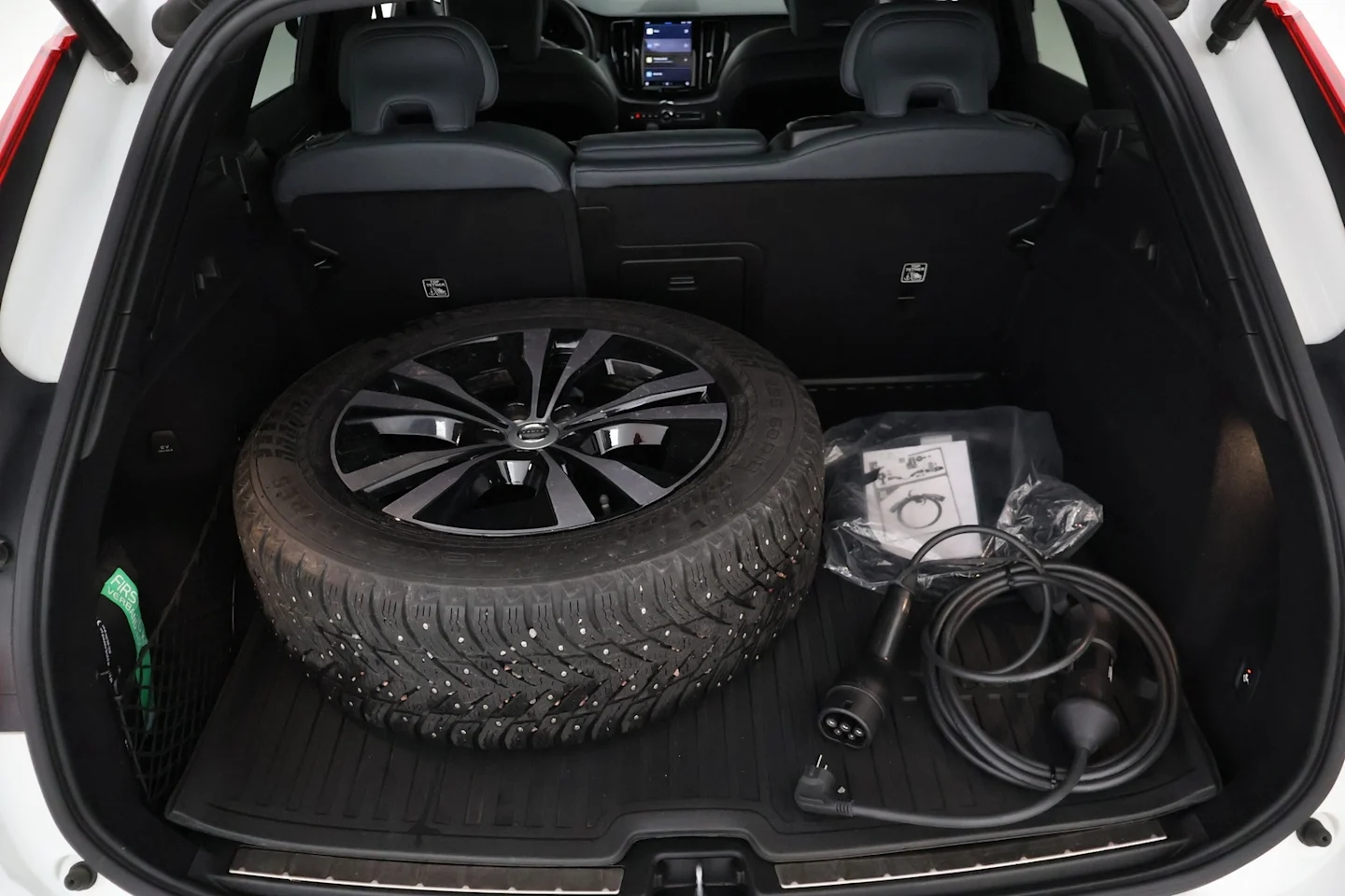 Car Image - 1Gi9ls1ead1ZS1pXNuNhGT