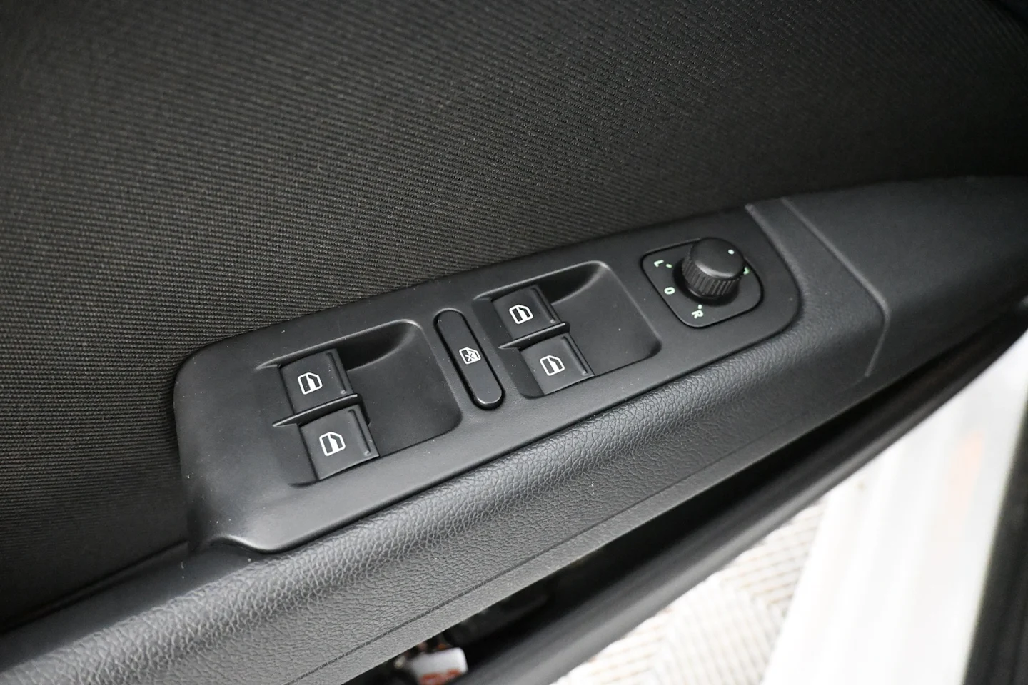 Car Image - 2gbnXzu47nrNFDmAGCnWQo