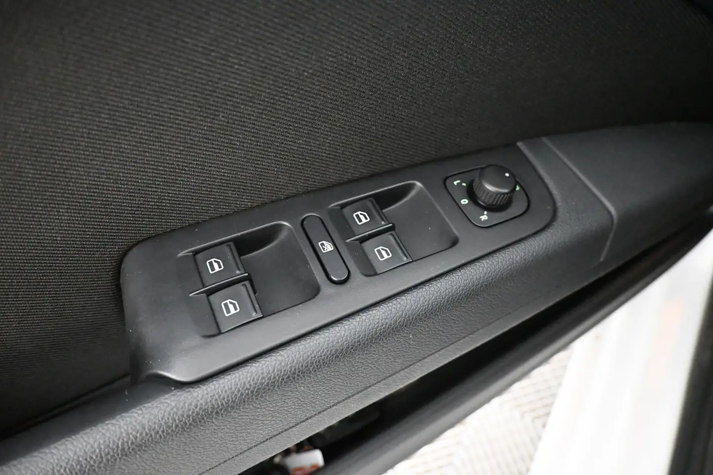 Car Image - 2gbnXzu47nrNFDmAGCnWQo