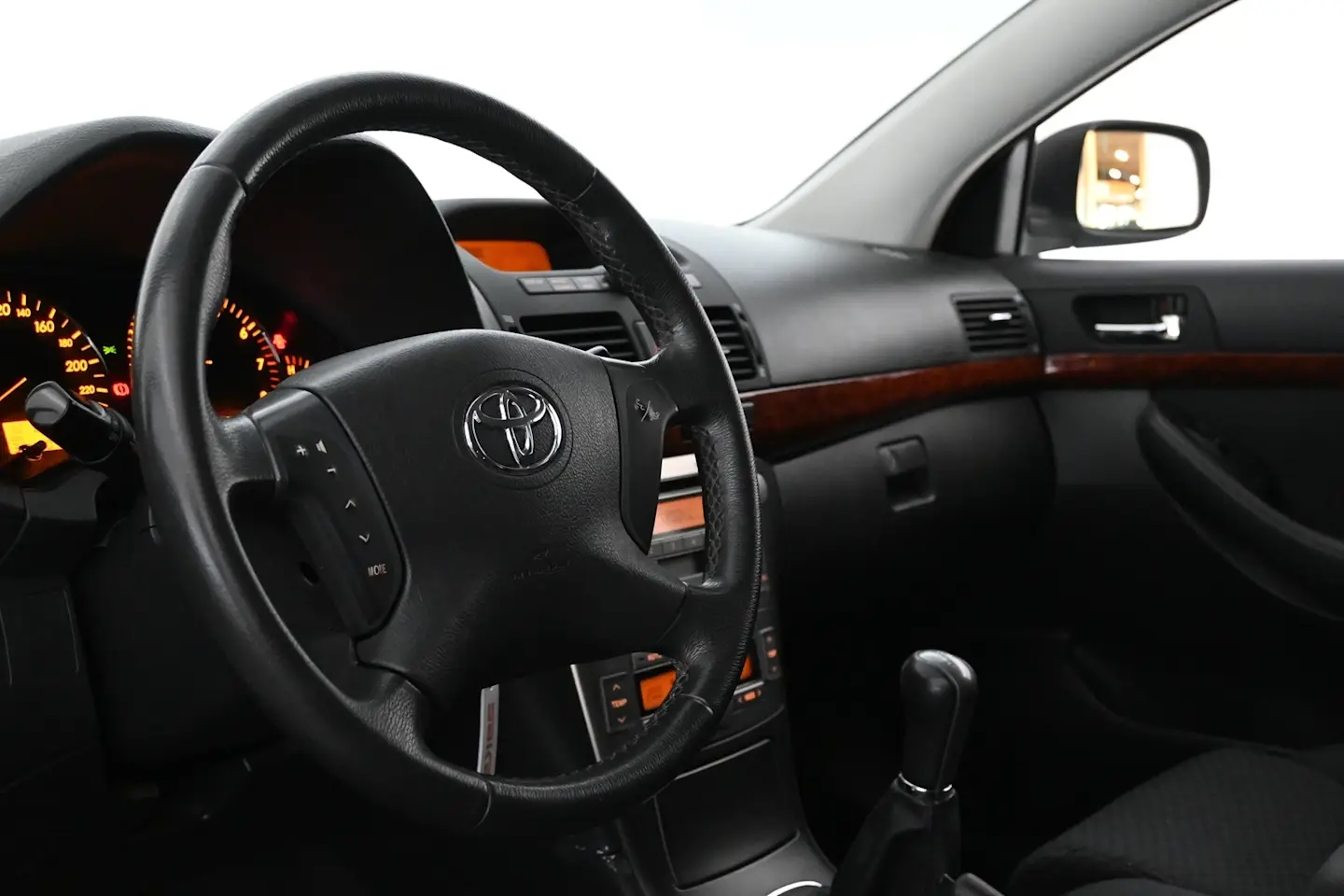 Car Image - 4uJzEmBPRLifdO9qNO5eUN
