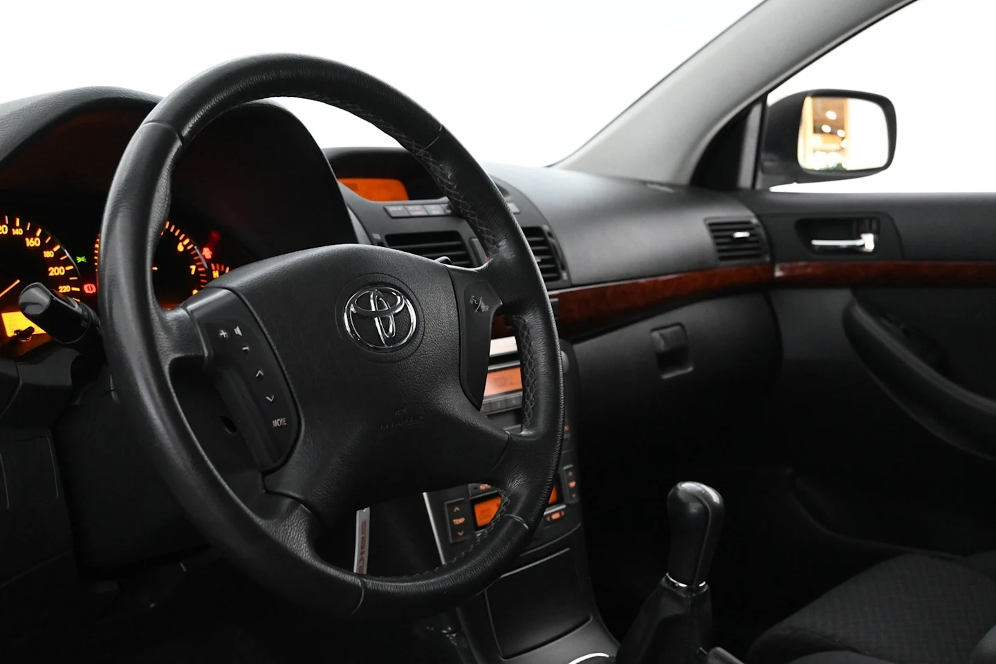 Car Image - 4uJzEmBPRLifdO9qNO5eUN