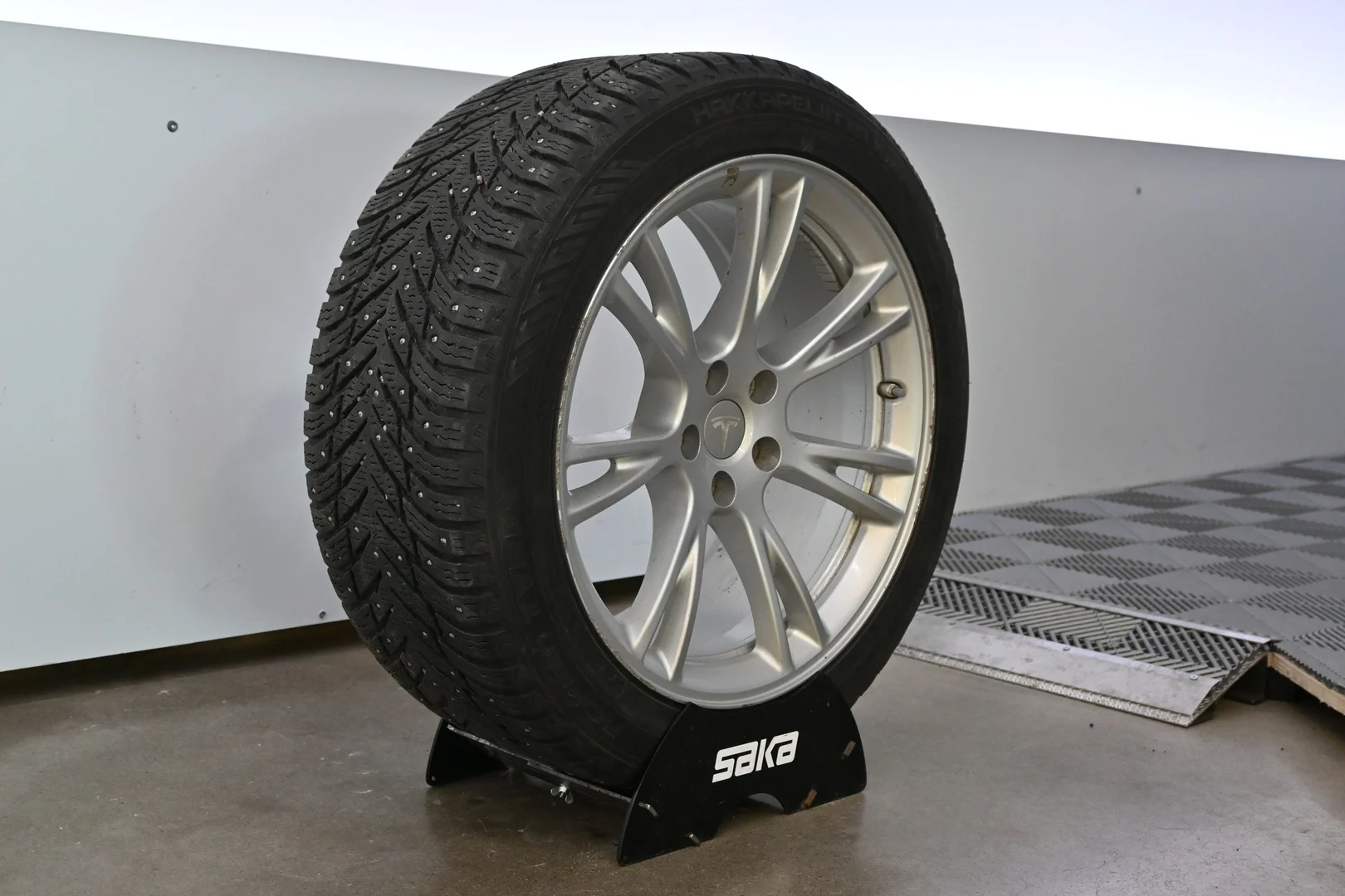 Car Image - 75g5lzNMq0sYcLiKcJ45LP