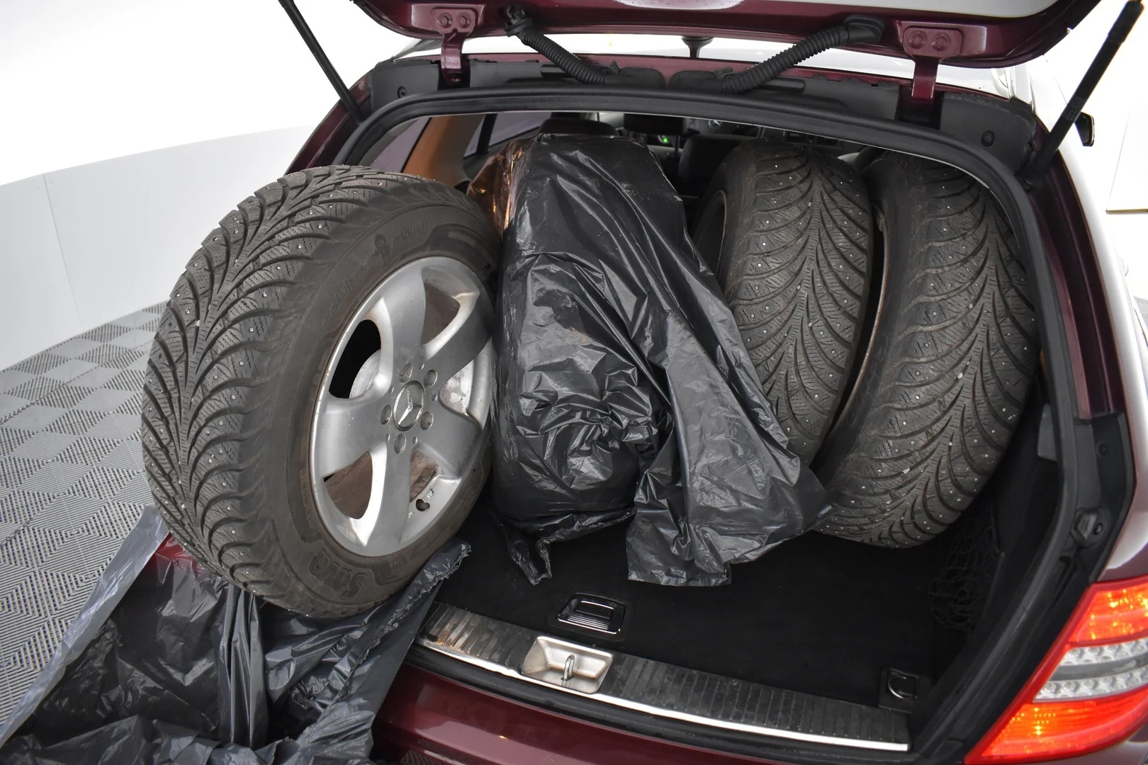 Car Image - 4xdn4biFxK2g2hObwnoyeR