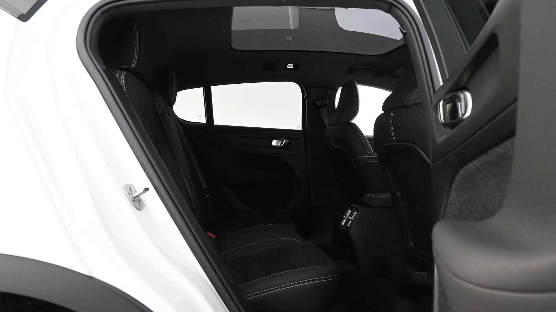 Car Image - 5BGpzTHAe1FfsXqZPiHbWo