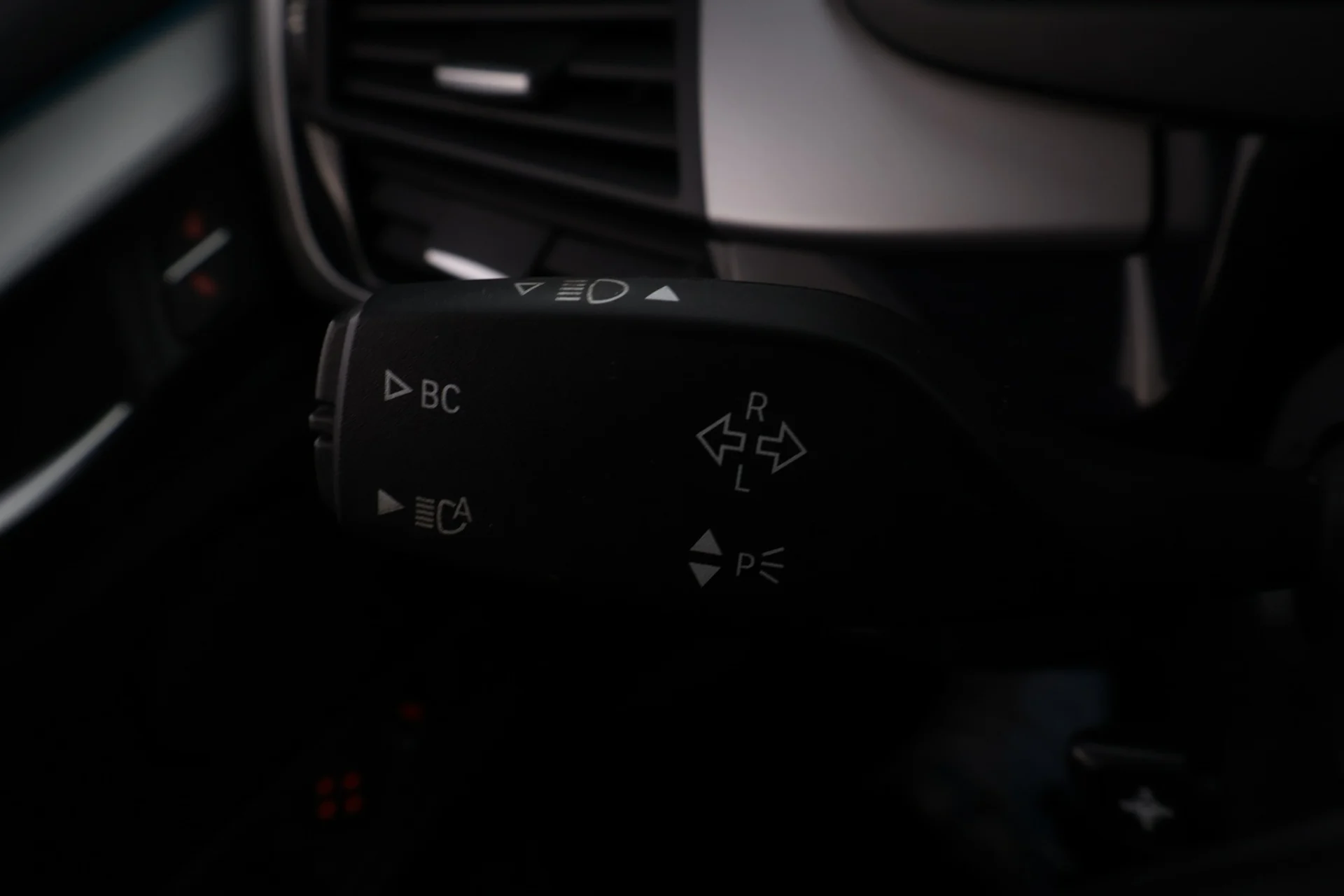 Car Image - 61bNvYVq0zFWkNkkgQVZY