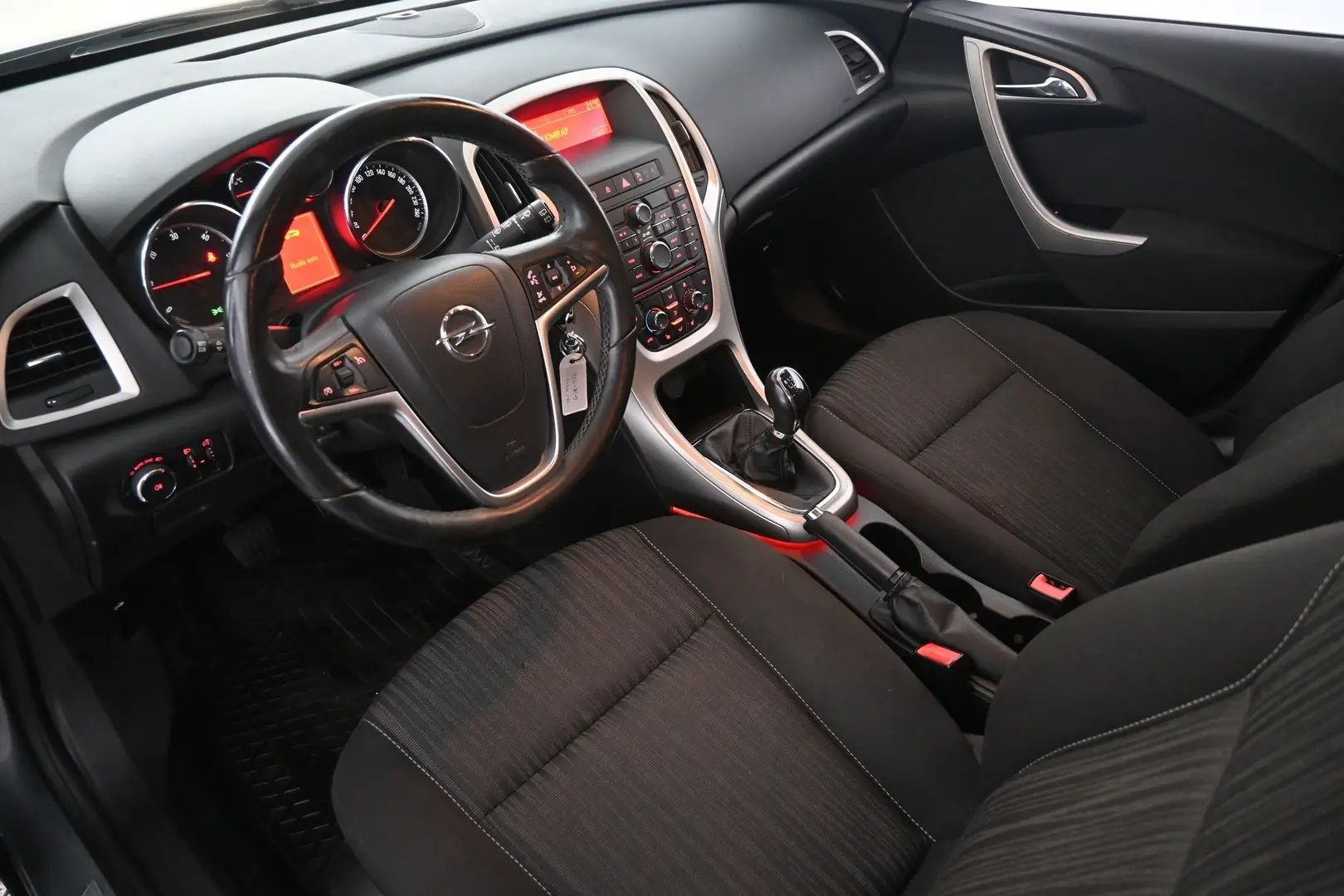 Car Image - 5kIZbr6xlzjHoZORfNDLzn