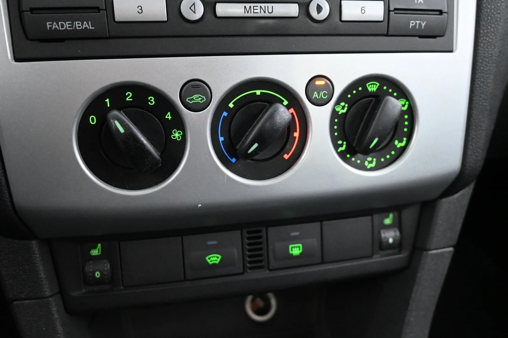 Car Image - 4c05UbMExPlSL332rROsWl