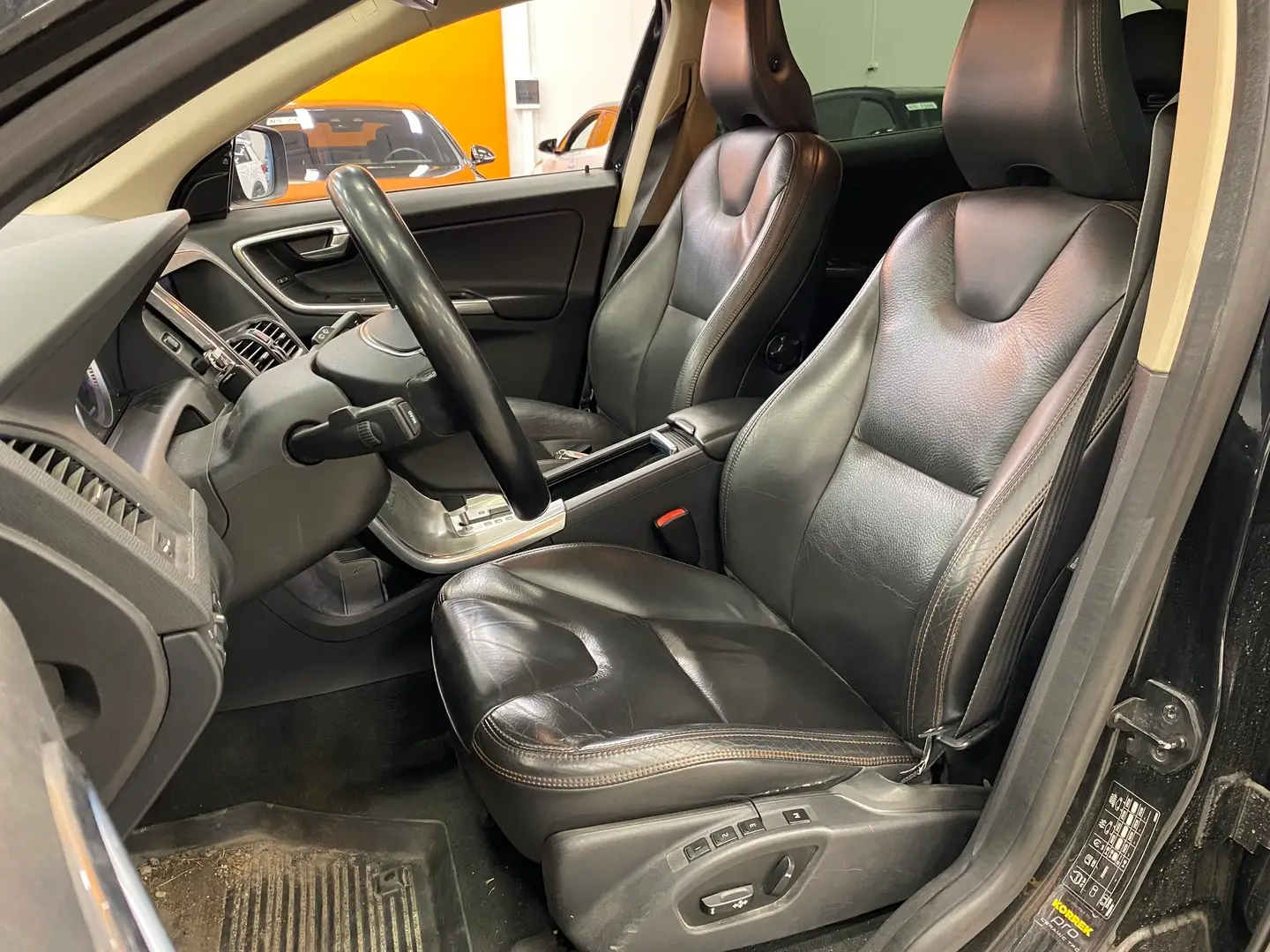 Car Image - 5K0RKD8lqlanTD7S3KBa4B