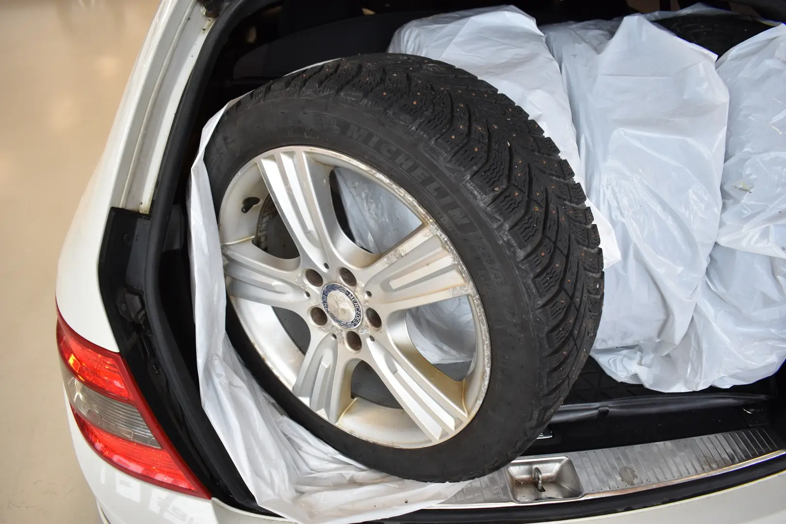 Car Image - 7q08GUI73bNVZ6CWWLMxJv