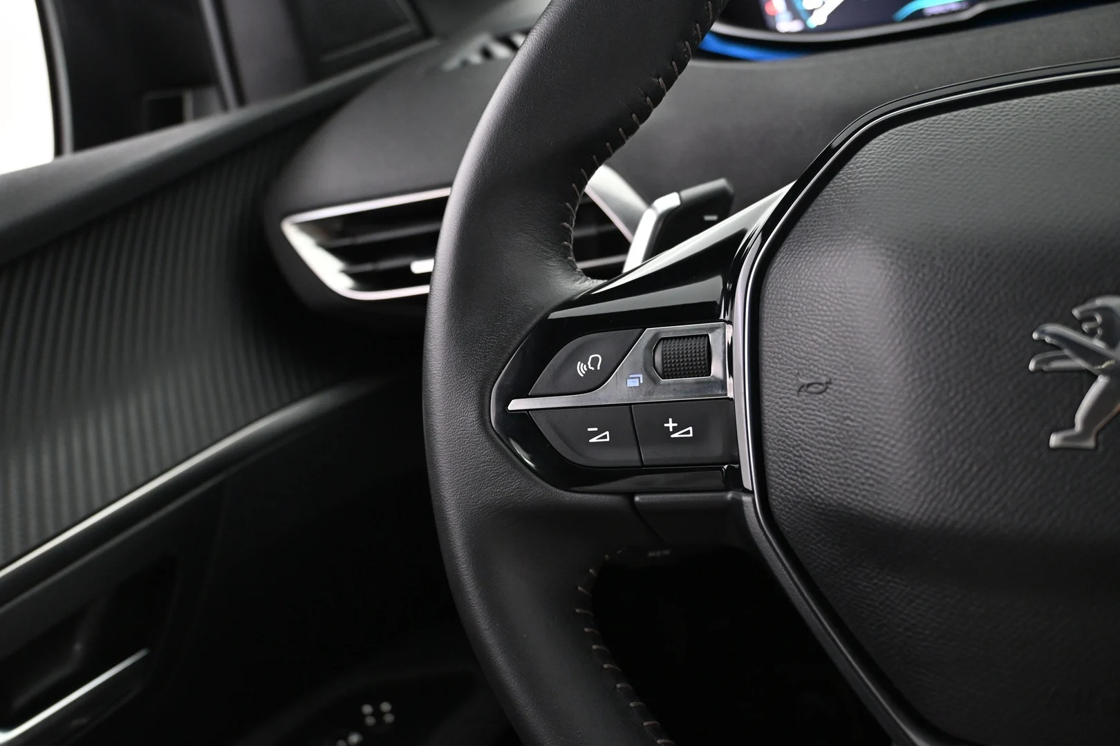 Car Image - 7LdAUyfGzJ9vxS0as1jJxh