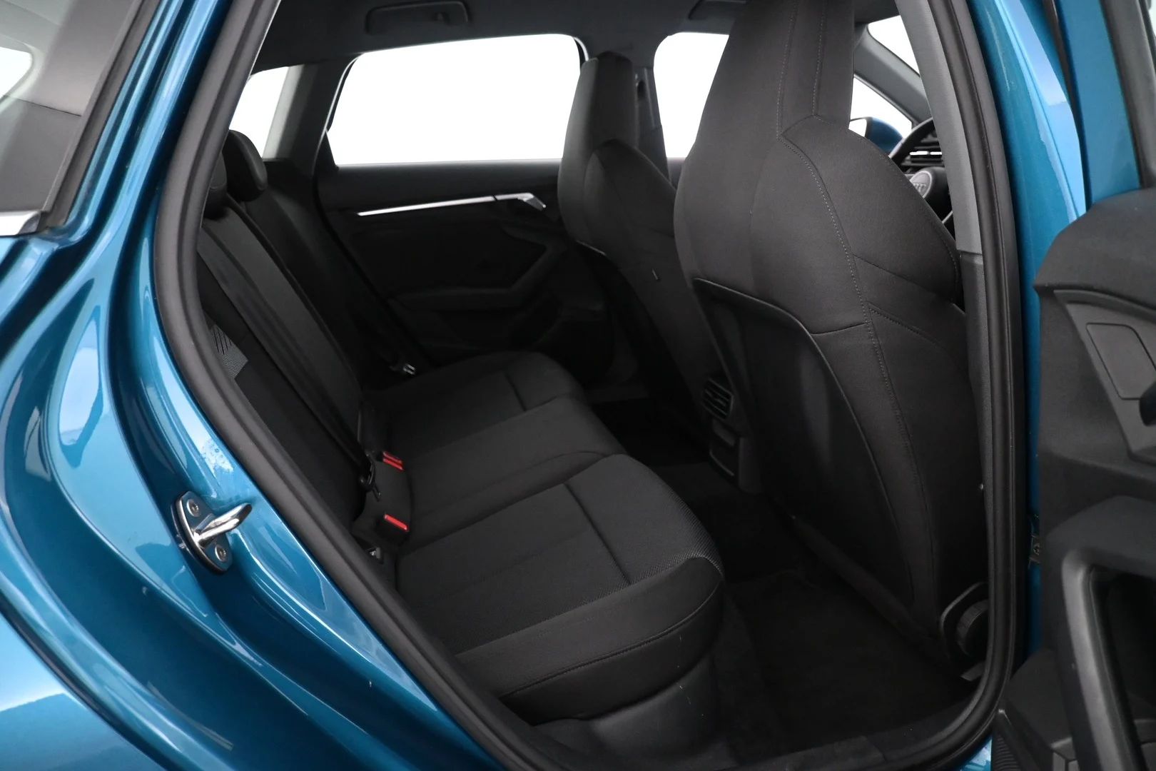 Car Image - aEcOjX6fQ49Q0fP59Jllm