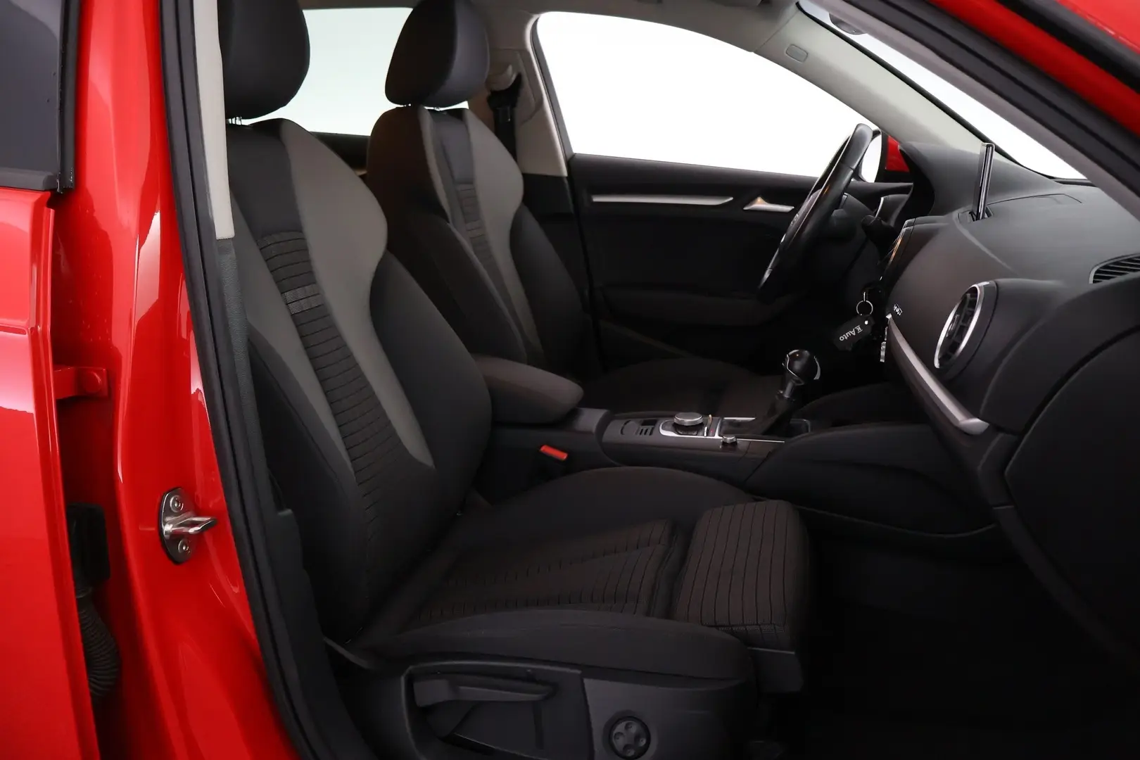 Car Image - W2nxGH5pTogrAjWDQwX2O