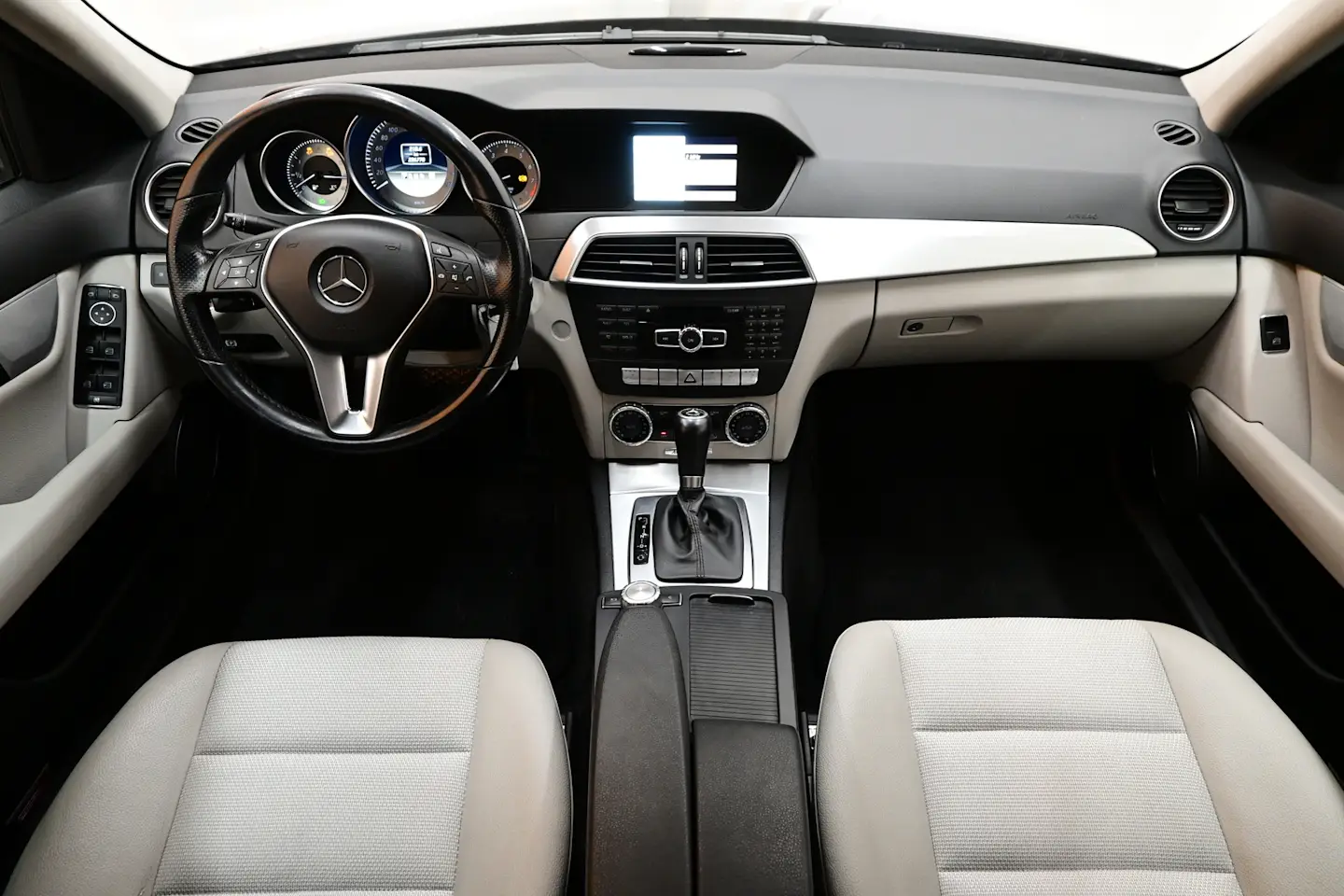 Car Image - 3fWj8c9gbLnb9A818AOroy