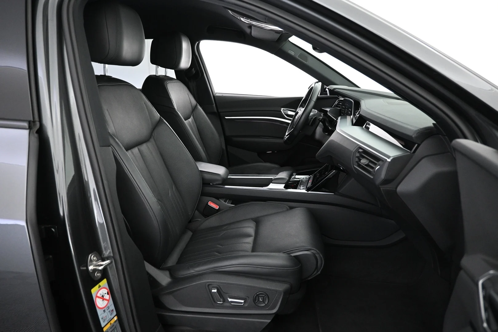 Car Image - 1xILO2glP0eszdecCLY2Yw