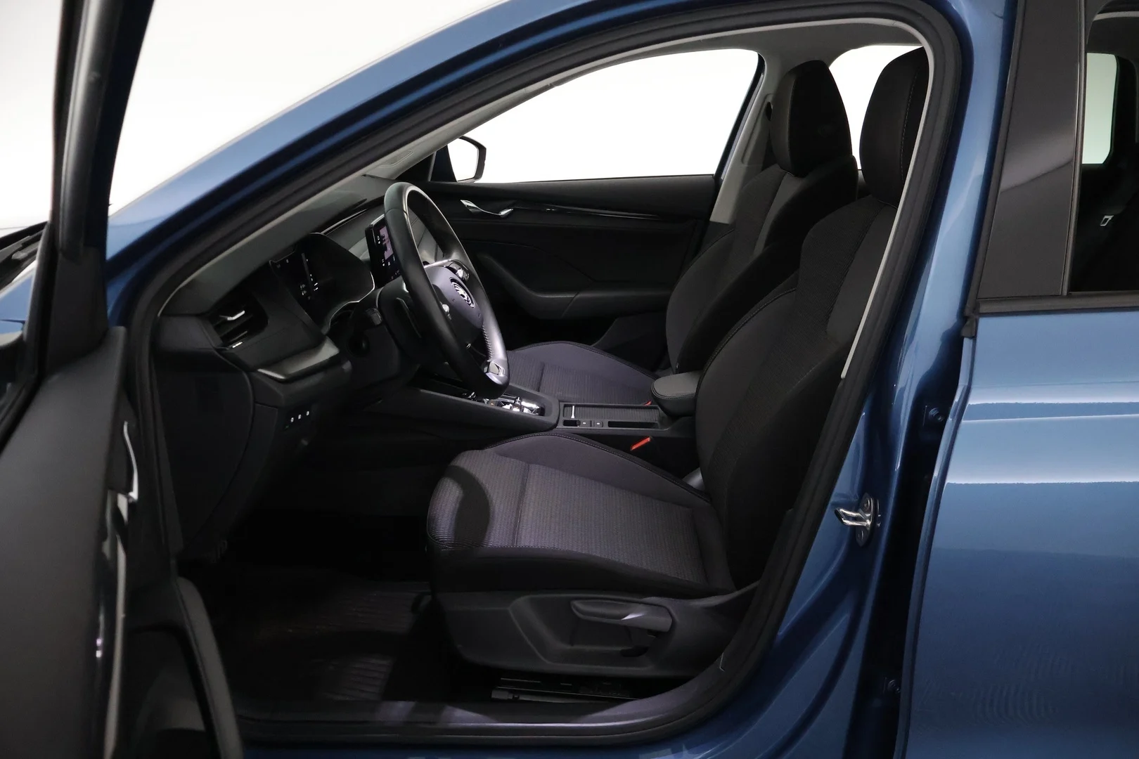 Car Image - 30xM8C4ARiXKRjb9mOaiQf