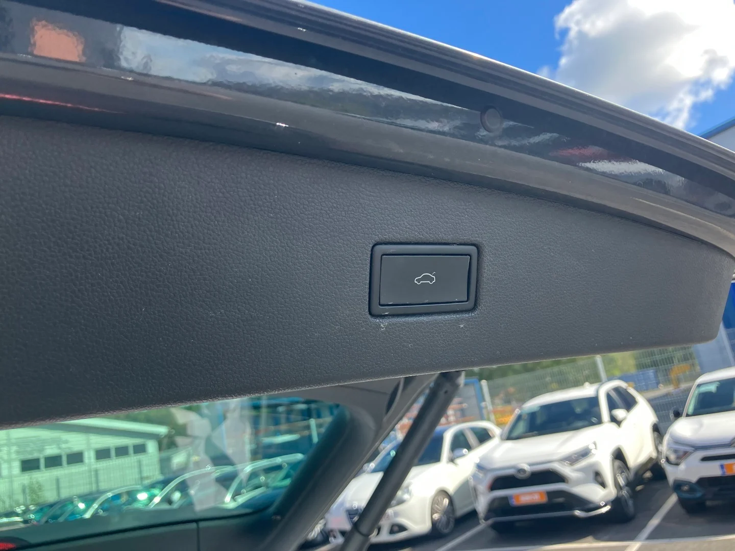 Car Image - 6HfWw7SBqkuv4D0w32uB49