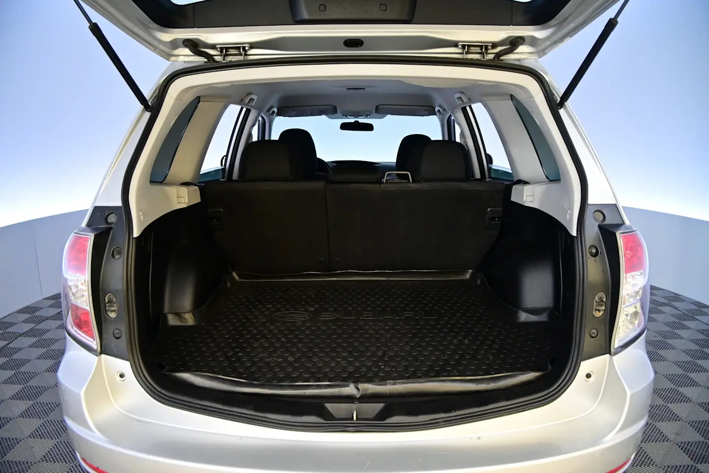 Car Image - 2qF2SxQO4LwcZ3qzNjxxCF