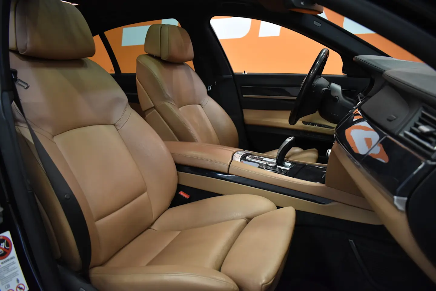 Car Image - fmU7IaI1vwipYcn9VYN94