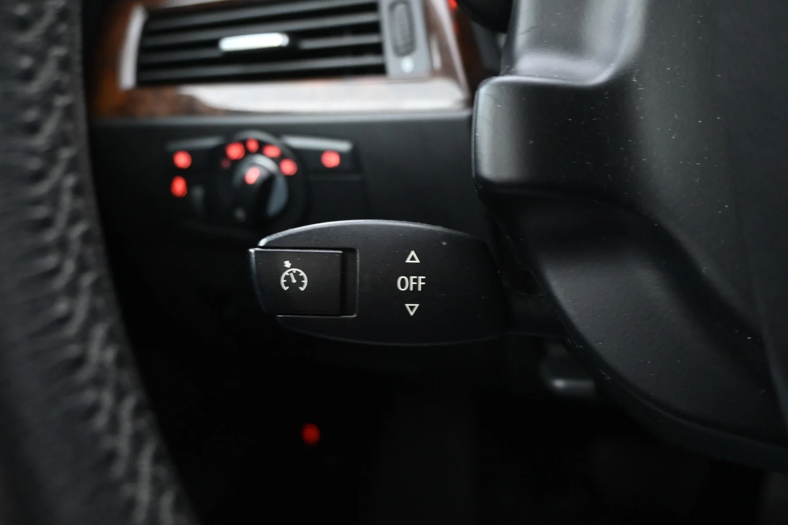 Car Image - 4Xm2TFTlKW9MHmhzknTp1O