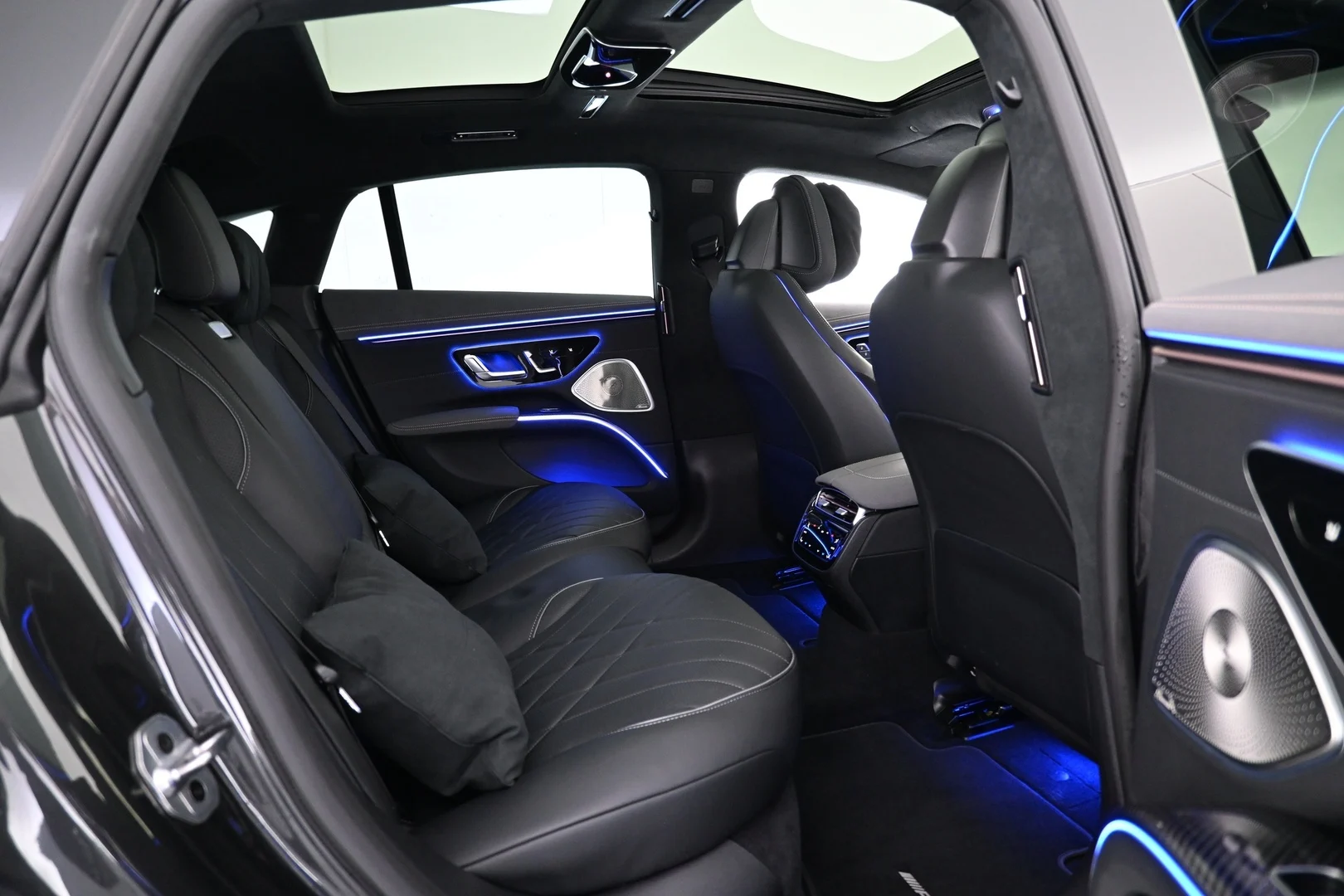 Car Image - 4UrZlNYs0eOdEzWLYT96fp