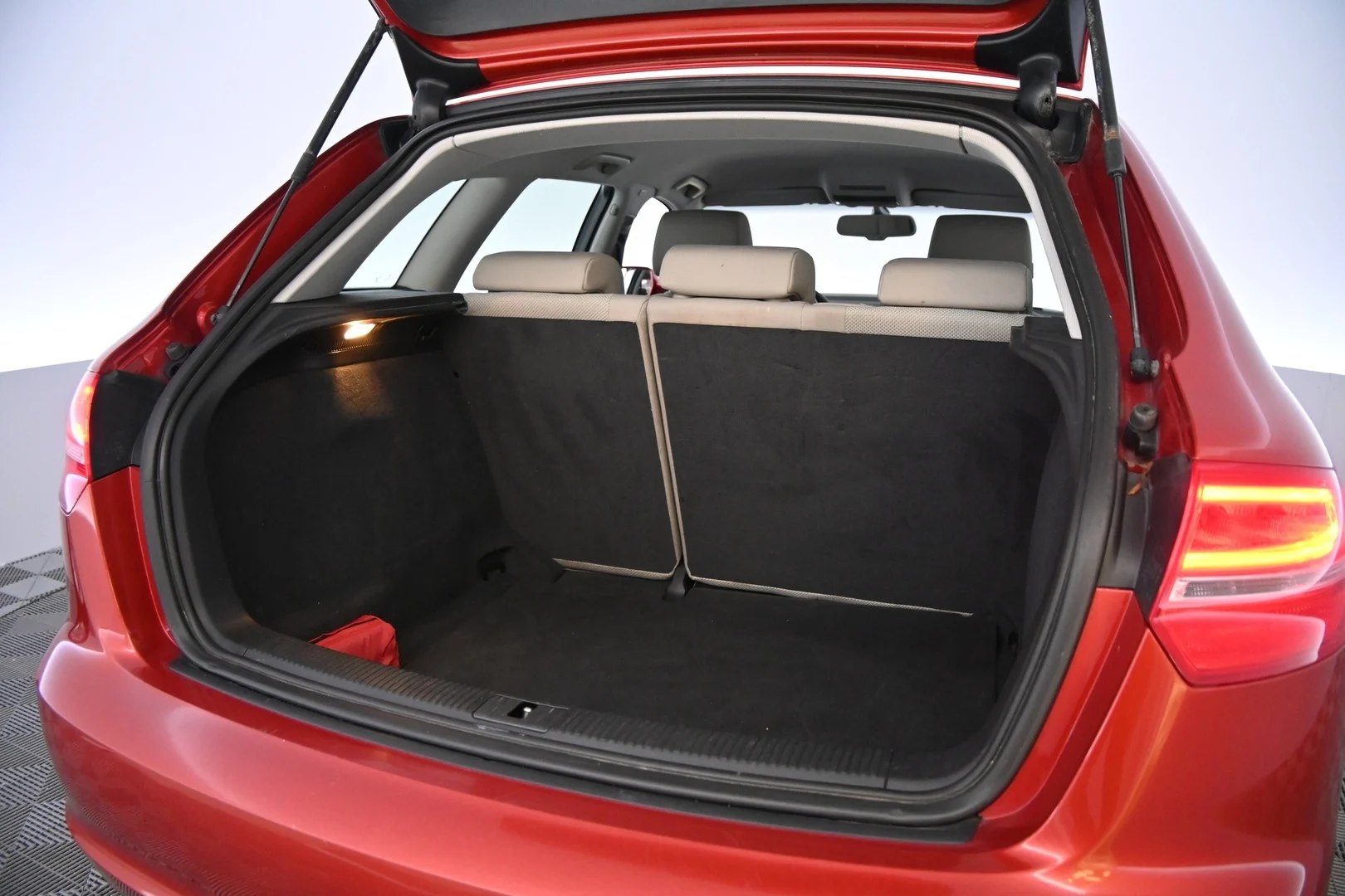 Car Image - 1mGpxGLtQSmTdFQdm9pSMl