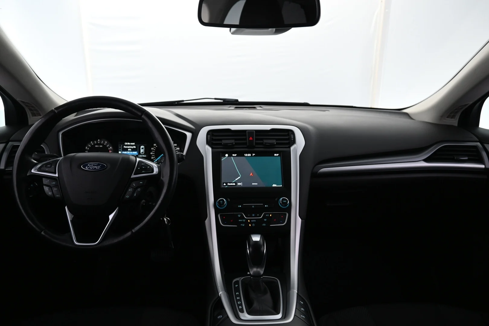 Car Image - 1UIfba0F5SSLWDZX7KscYB