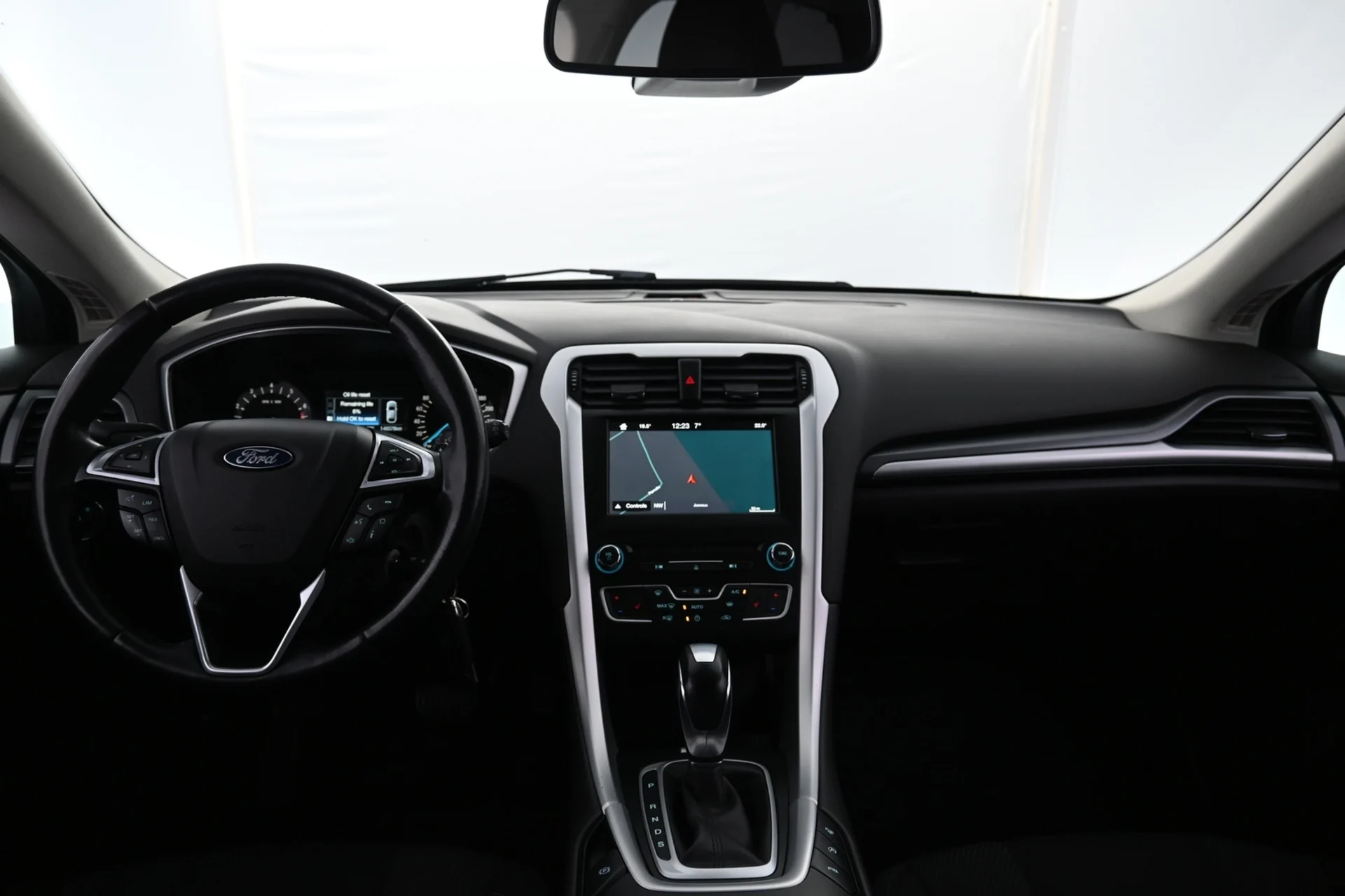 Car Image - 1UIfba0F5SSLWDZX7KscYB