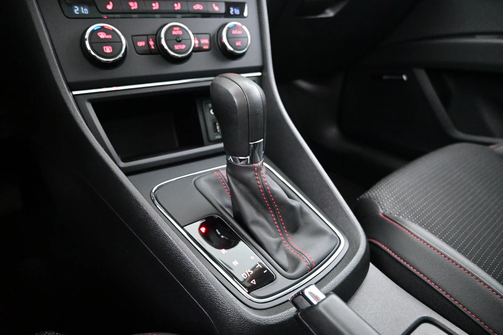 Car Image - 6u0A1eaSBK7MKLzuHh4JZR