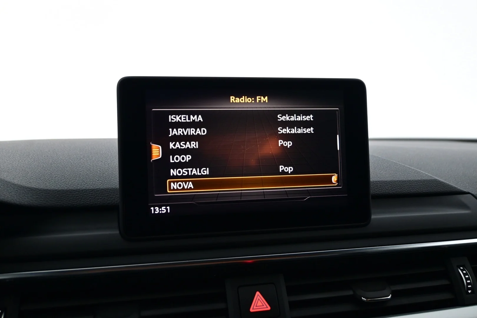 Car Image - 1aYcPEL33i1Z7Ka0vxQs1X
