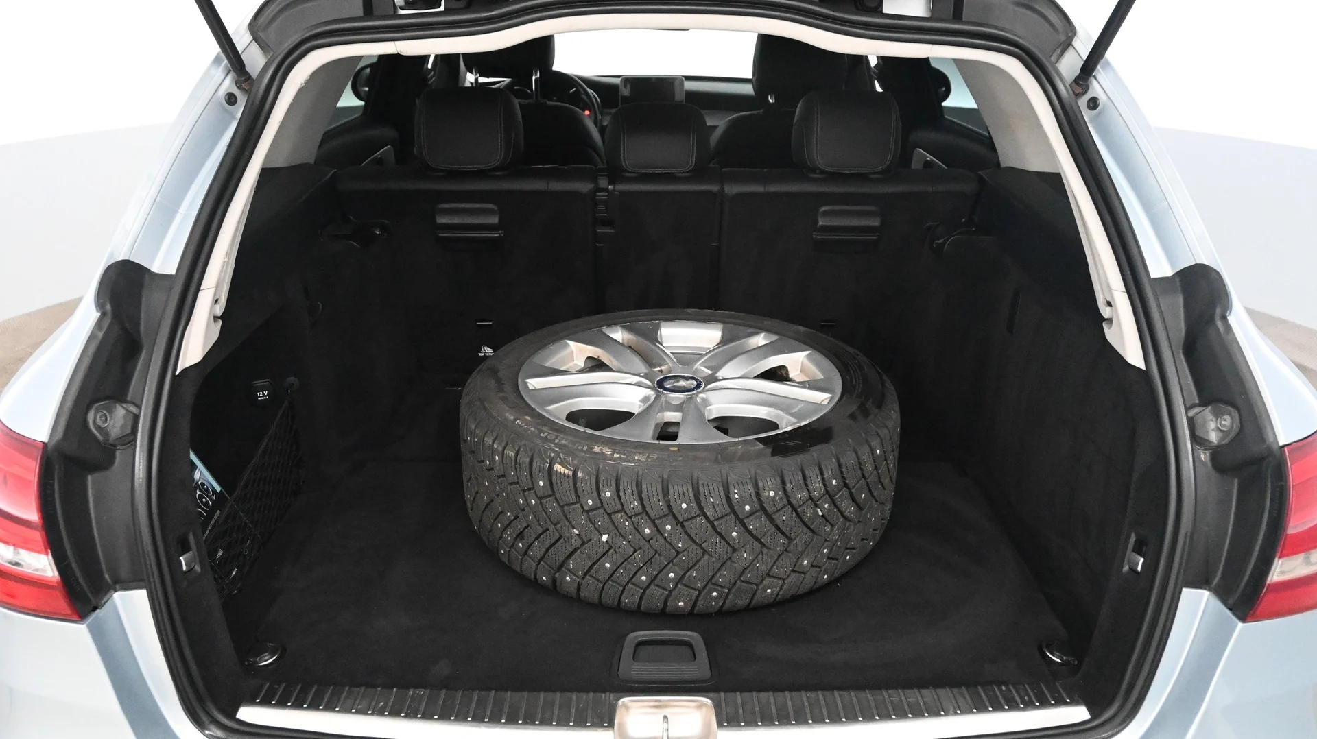 Car Image - r3QhBQEK4Hk5OzFj0t03u