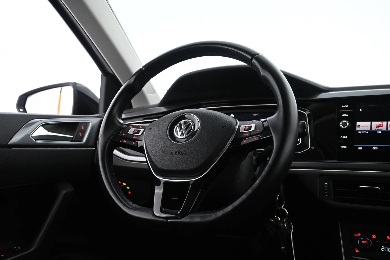 Car Image - 5pBjVYLV2tlfzctIghfuFT