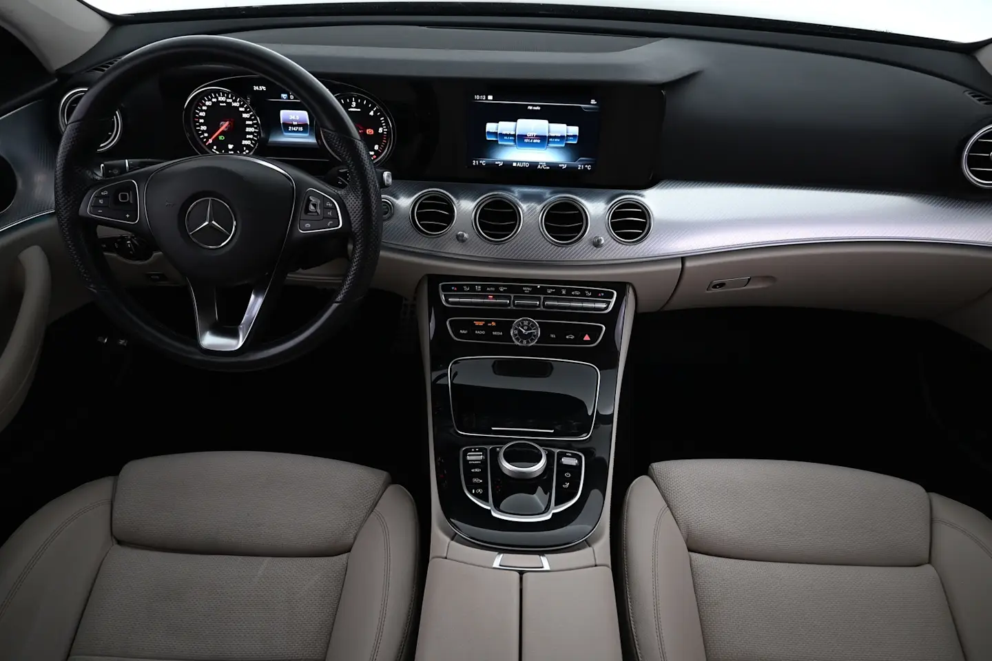 Car Image - TyTXZ7QPZHVqi9To8TksX