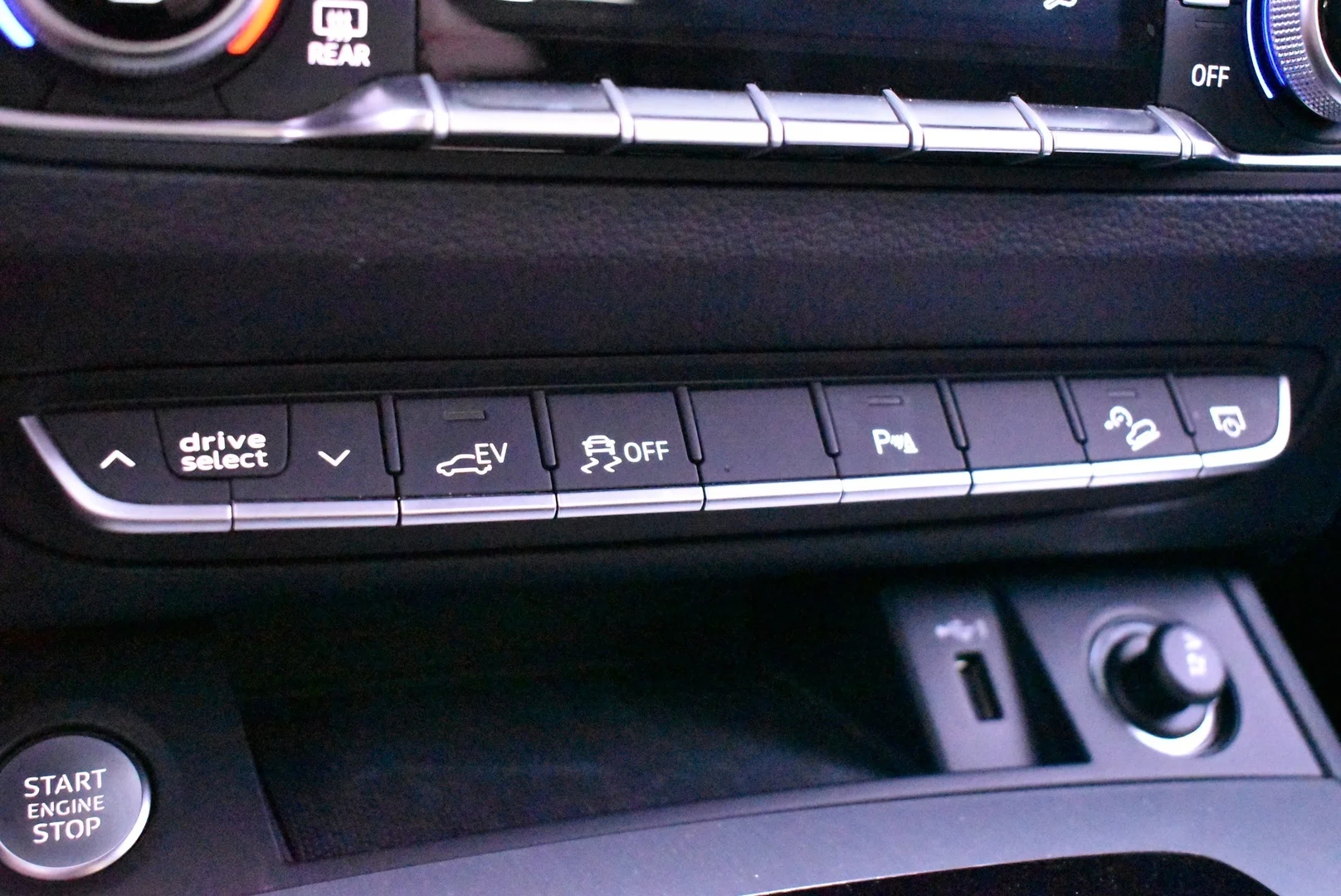 Car Image - 4LrhCw6ytbHGItGXptBhhN