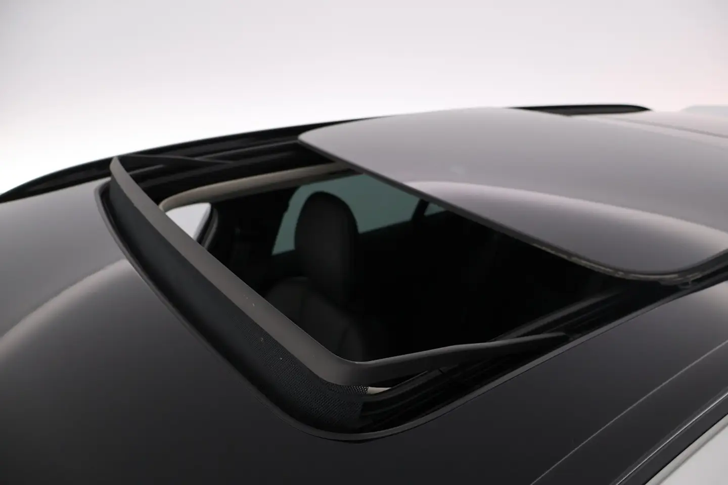 Car Image - 3Sy0VGOzb1xe2OFiJQBHXF