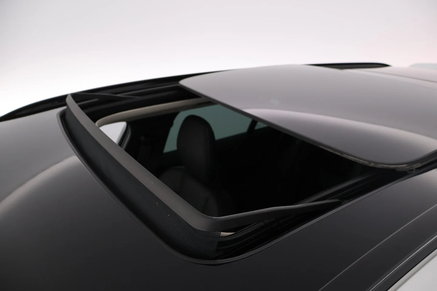 Car Image - 3Sy0VGOzb1xe2OFiJQBHXF